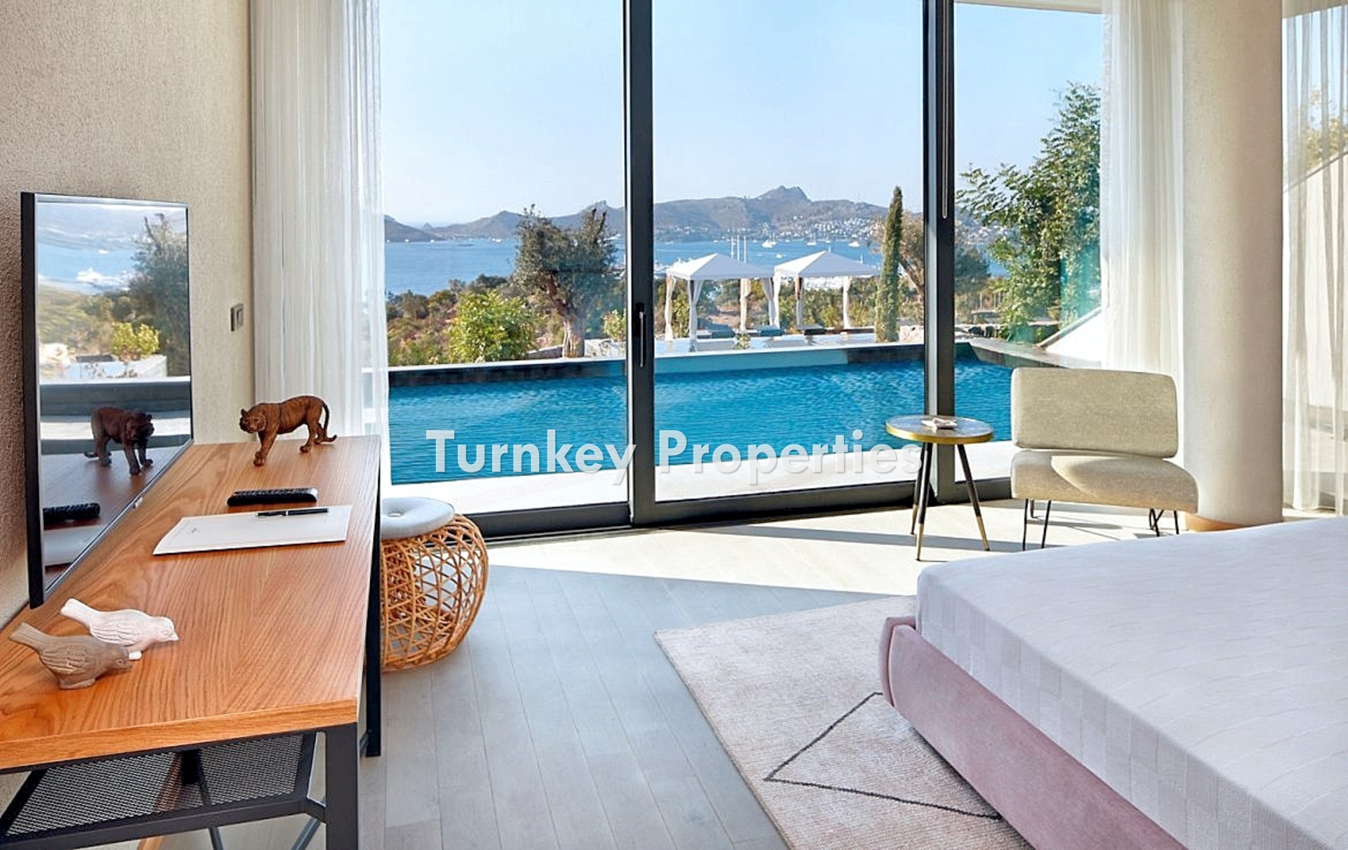 Yalıkavak'ta Satılık 6+1 Lüks Villa, Marina Manzaralı ve Özel Havuzlu