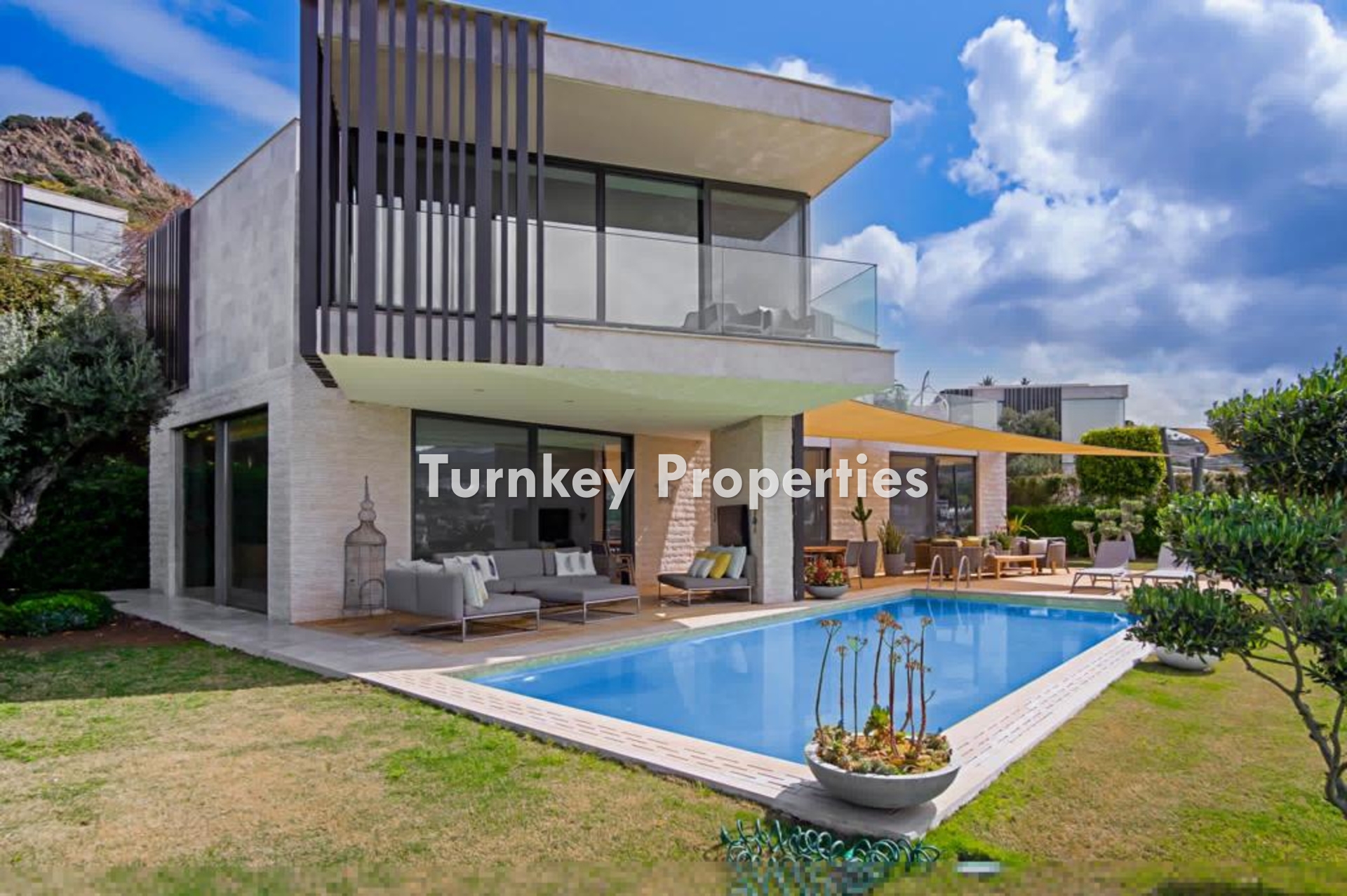Bodrum Yalıkavak Satılık Villa Denize Sıfır Özel Havuzlu Modern
