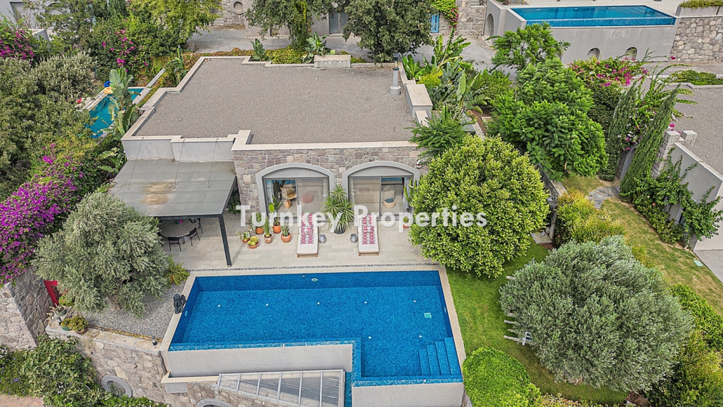 Dibeklihan Satılık Villa Tek Katlı Özel Bahçeli Infinity Havuzlu