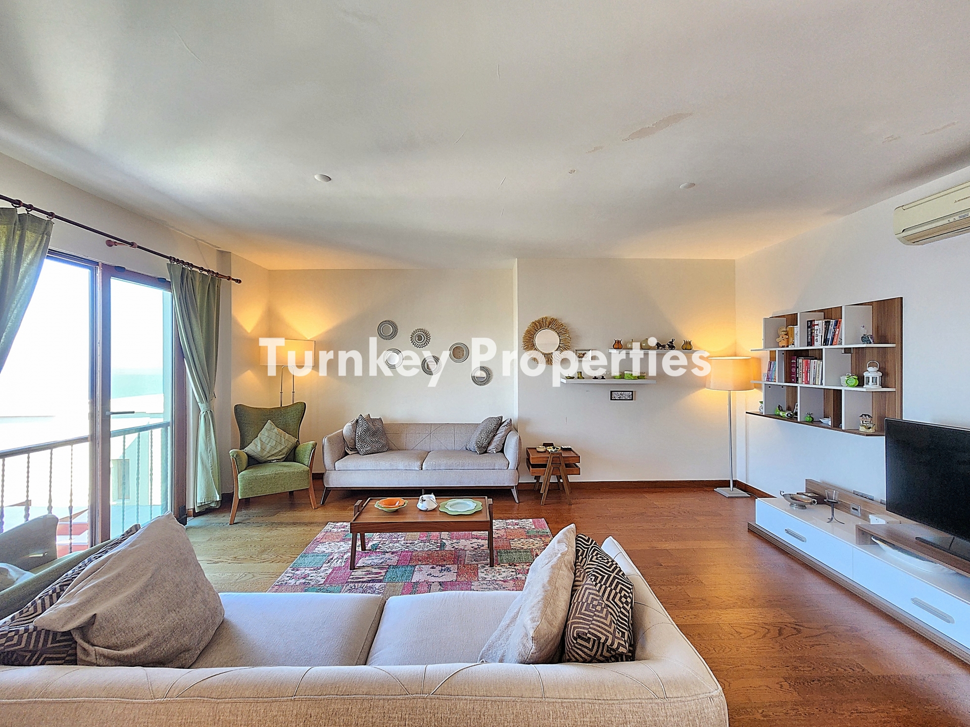 Bodrum Denize Sıfır Satılık Yazlık | Özel İskelesi, Denize Sıfır Plaj Alanı, Restoranı ve Sosyal İmkanlarıyla Eksiksiz bir Yaşam