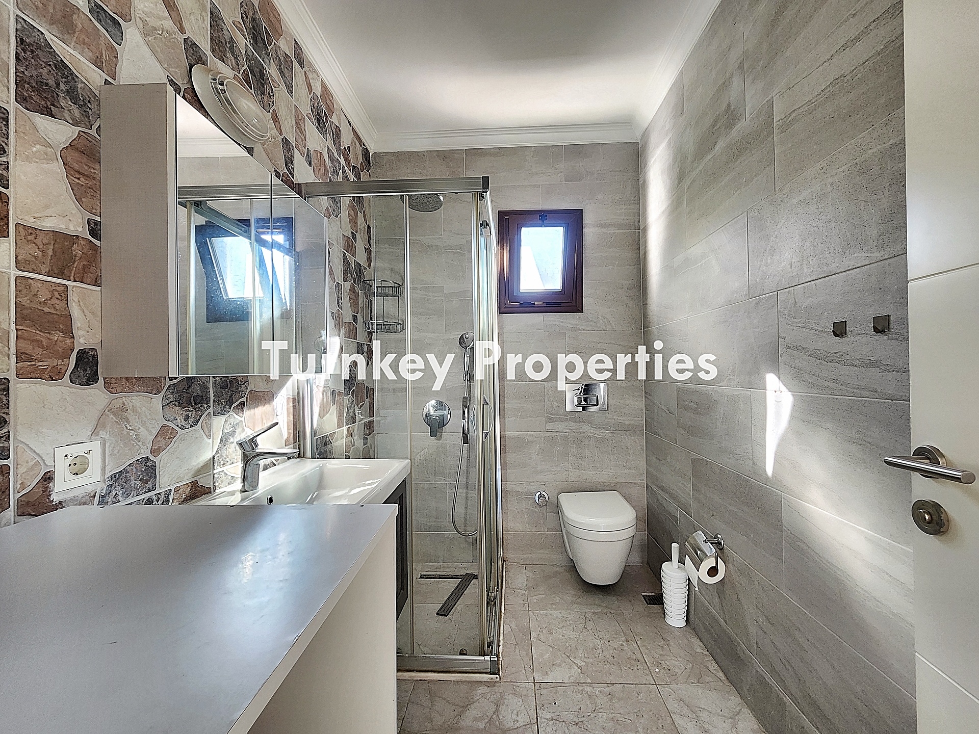 Gümüşlük Koyunbaba Satılık Bahçe Katı Daire Plaja Yakın Site İçi