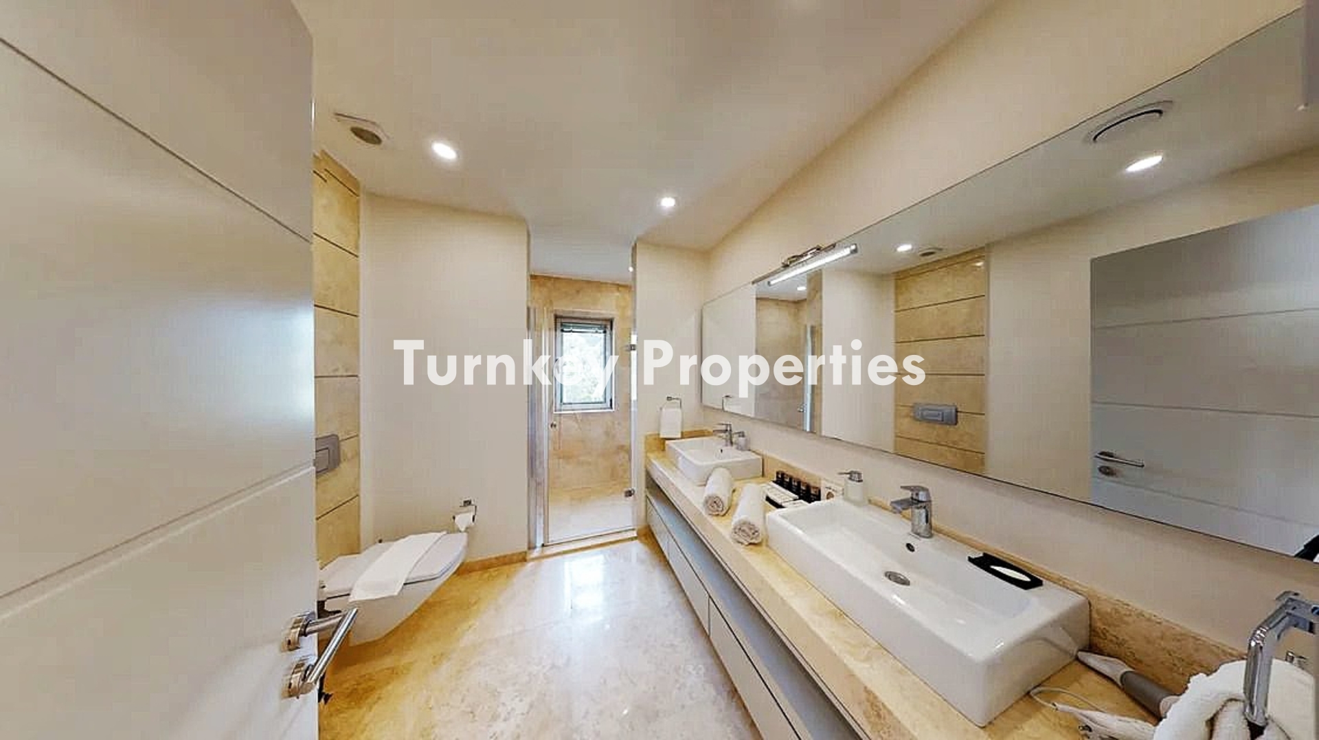 Torba Satılık Villa Denize Sıfır Özel Plajlı Site İçinde Yaşam