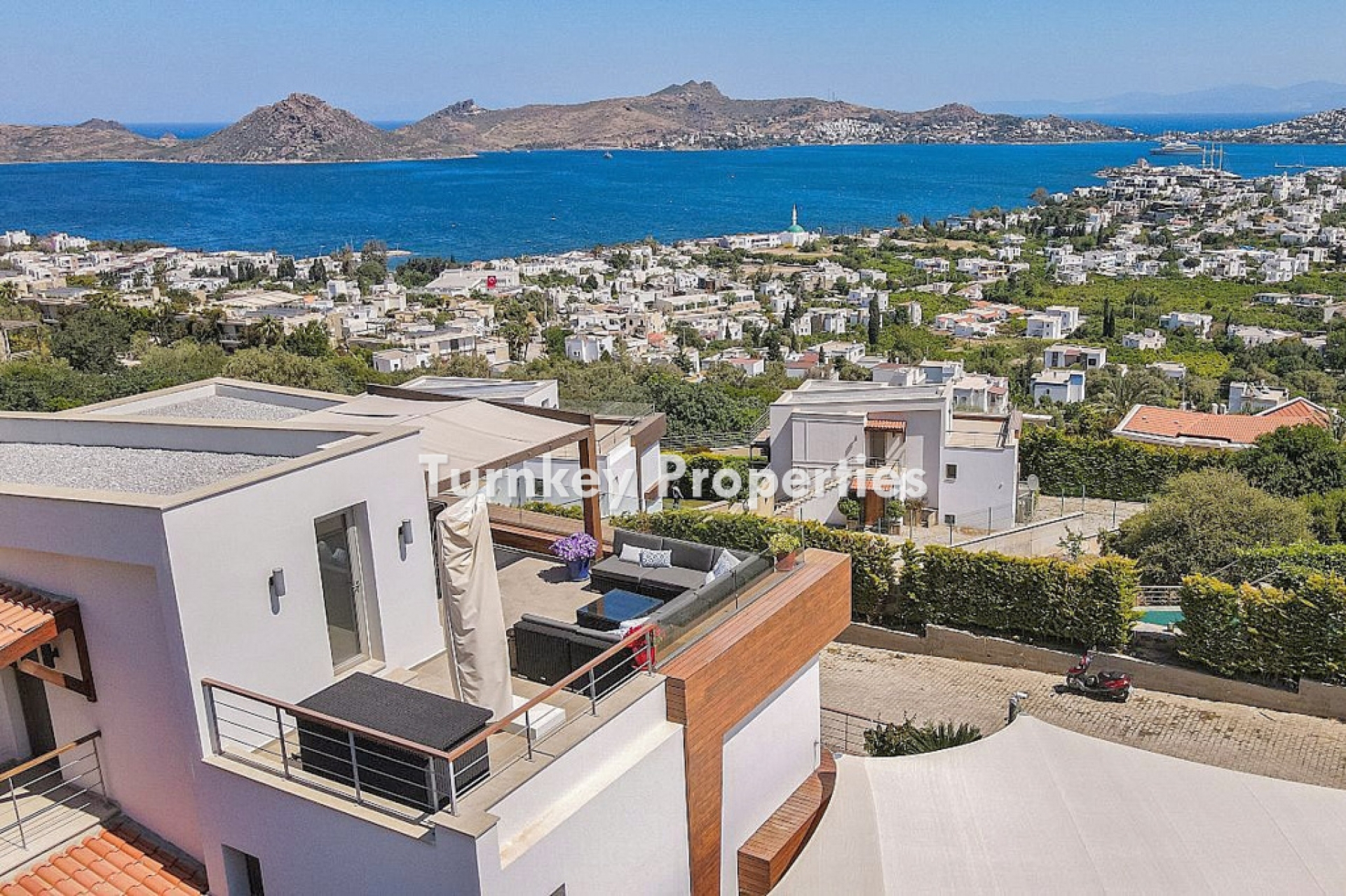 Yalıkavak Satılık Villa Marina Manzaralı Çift Girişli Modern Stil