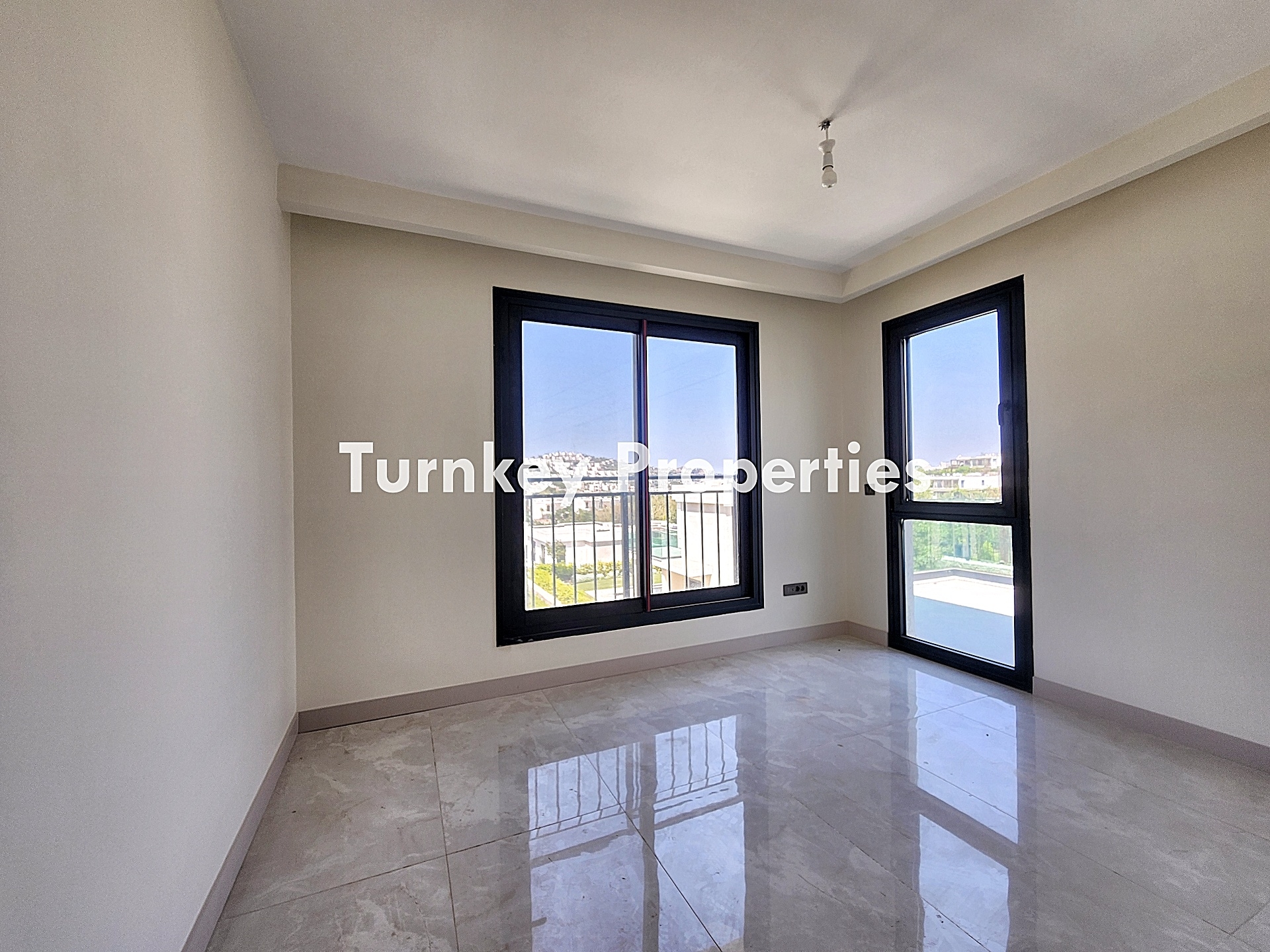 Gündoğan Küçükbük Satılık Villa Modern Mimari Özel Havuz