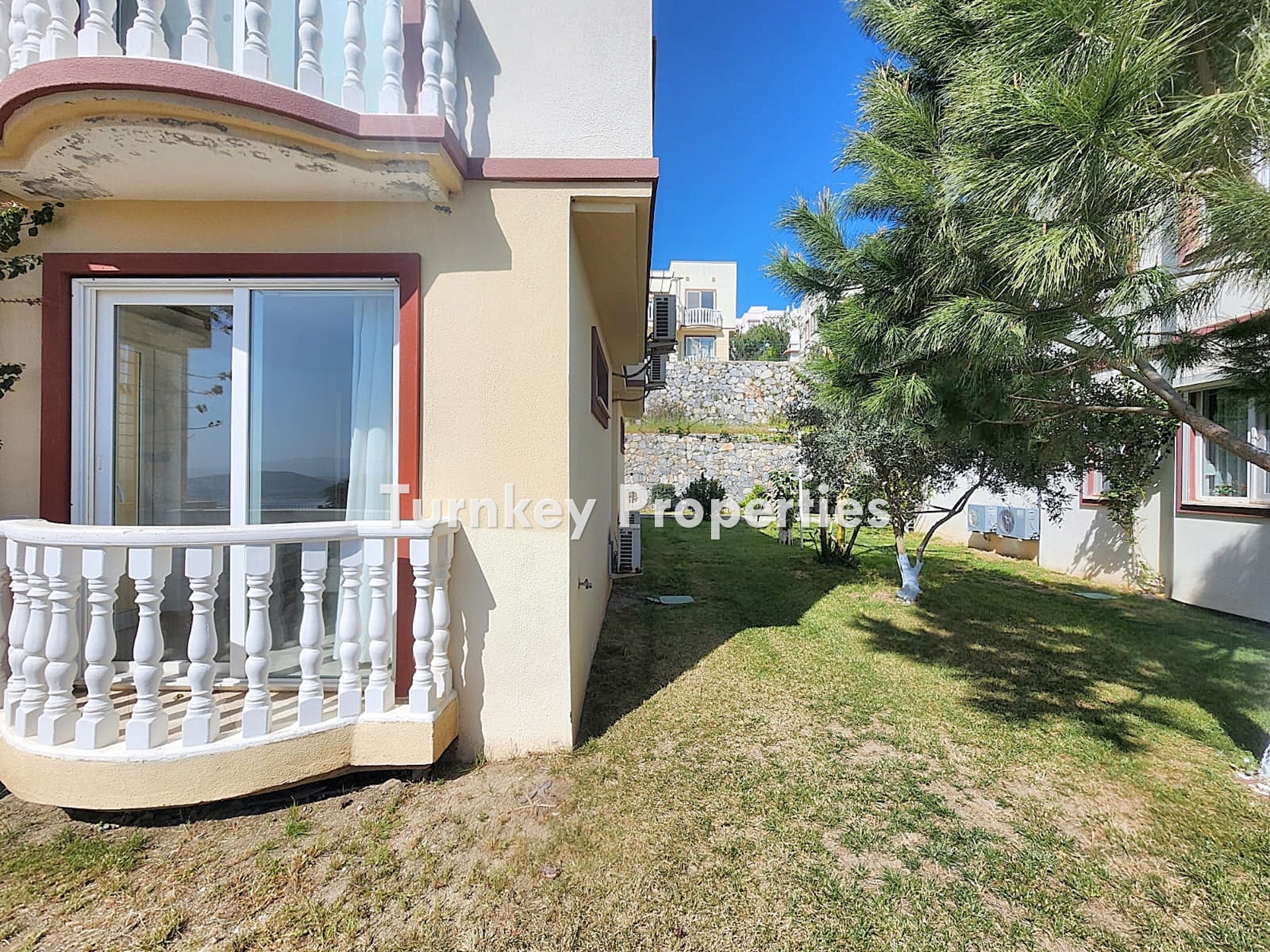 Bodrum Boğaziçi Satılık Bahçe Katı Daire Flamingo Gölü Manzaralı