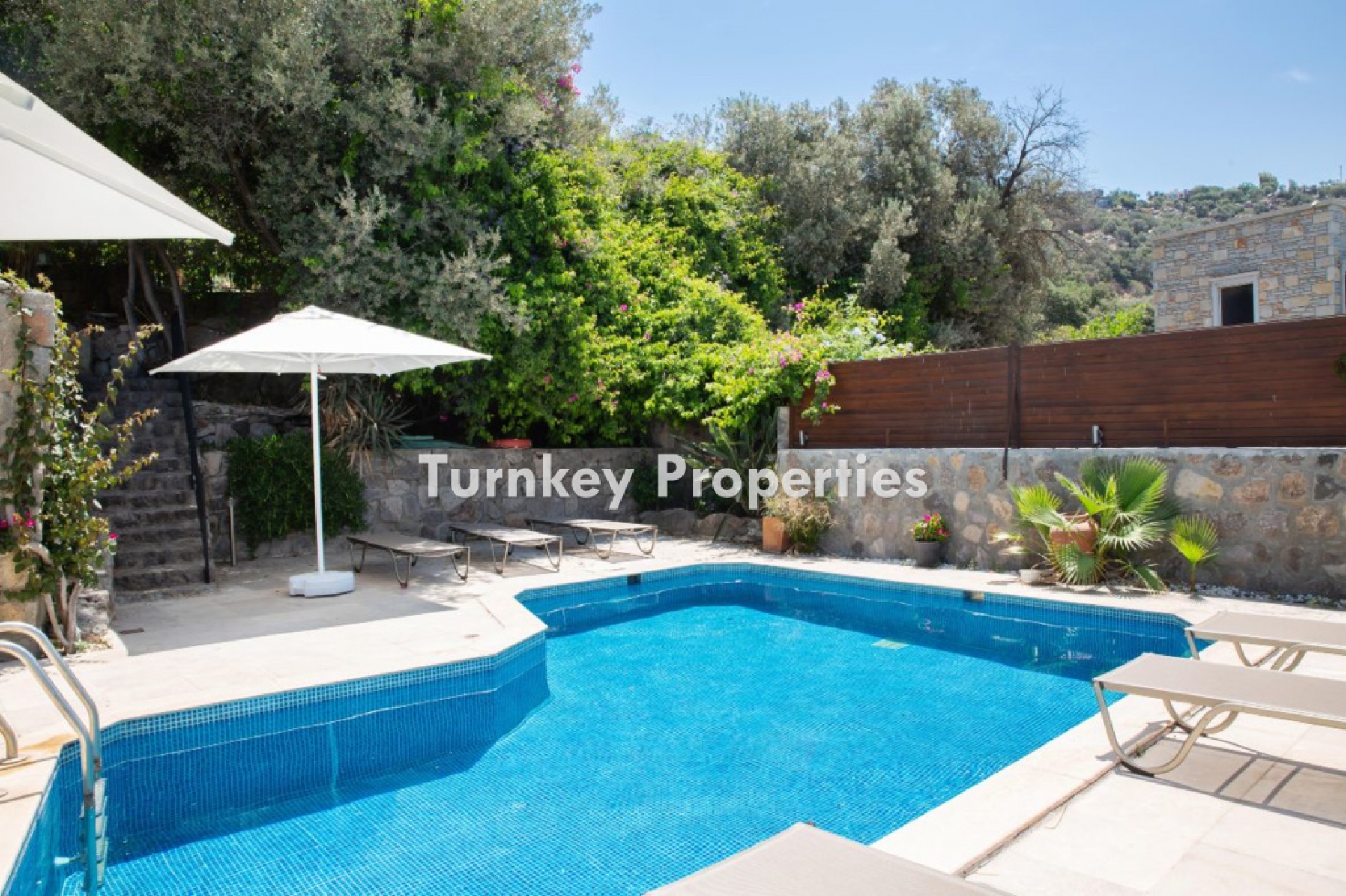 Gündoğan Küçükbük Satılık Villa Özel Havuzlu Deniz Manzaralı