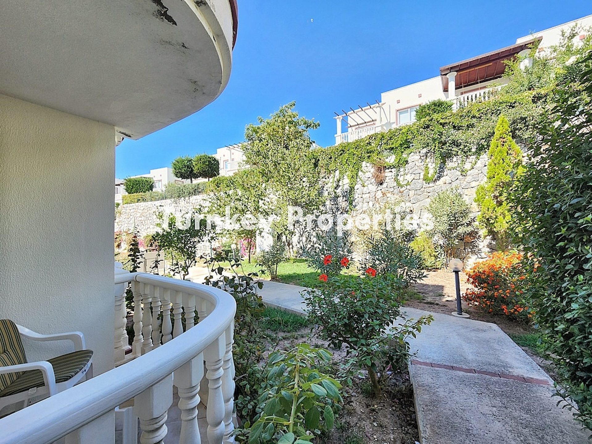 Boğaziçi Satılık Daire Flamingo Gölü Manzaralı Site İçinde