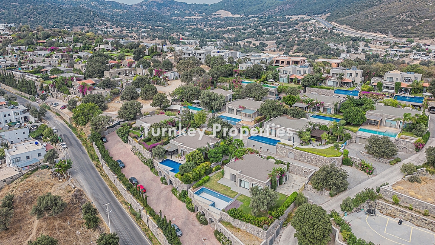 Dibeklihan Satılık Villa Tek Katlı Özel Bahçeli Infinity Havuzlu