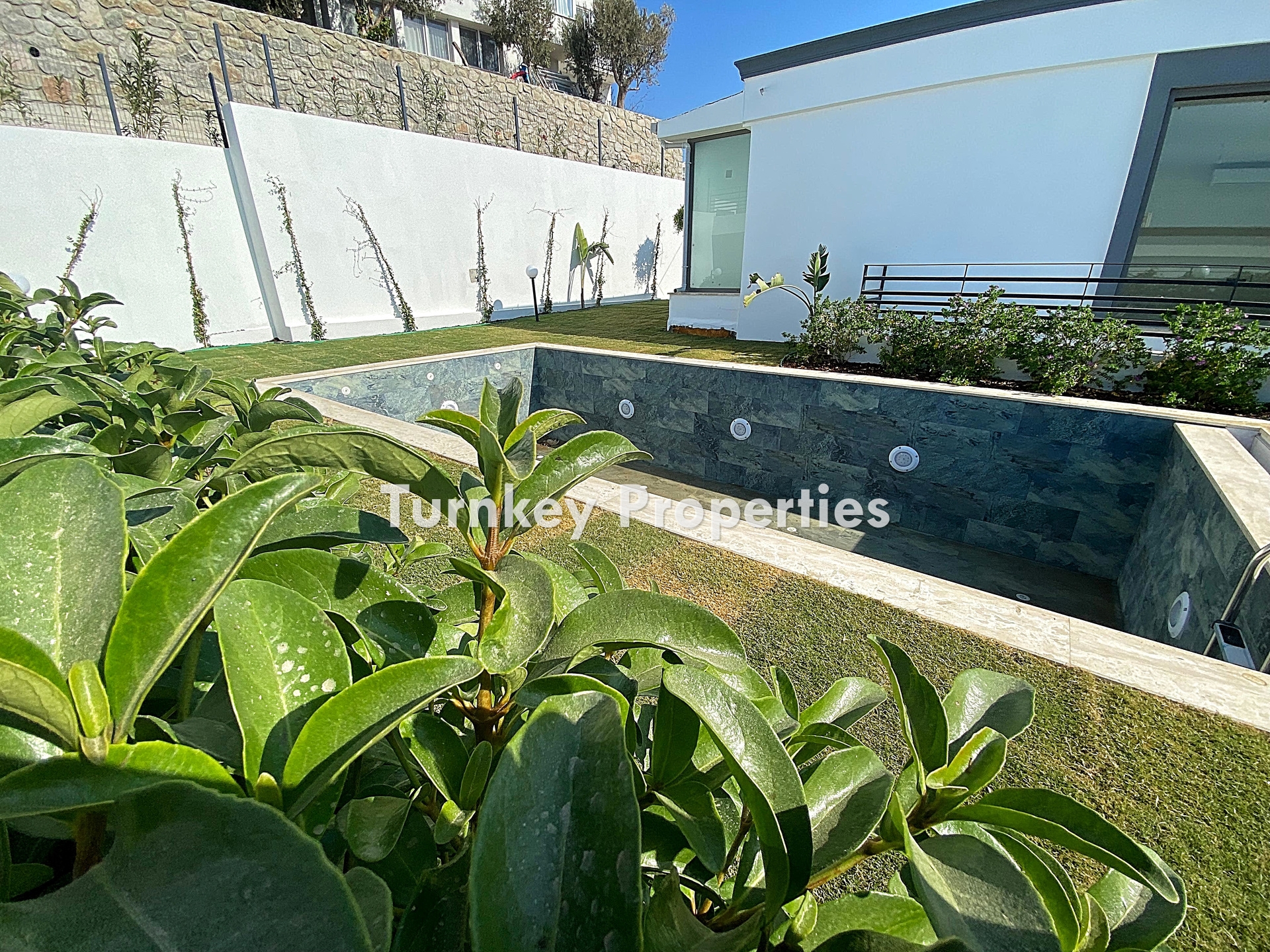 Yalıkavak Satılık Villa Özel Havuzlu Bahçeli Site İçinde Konum