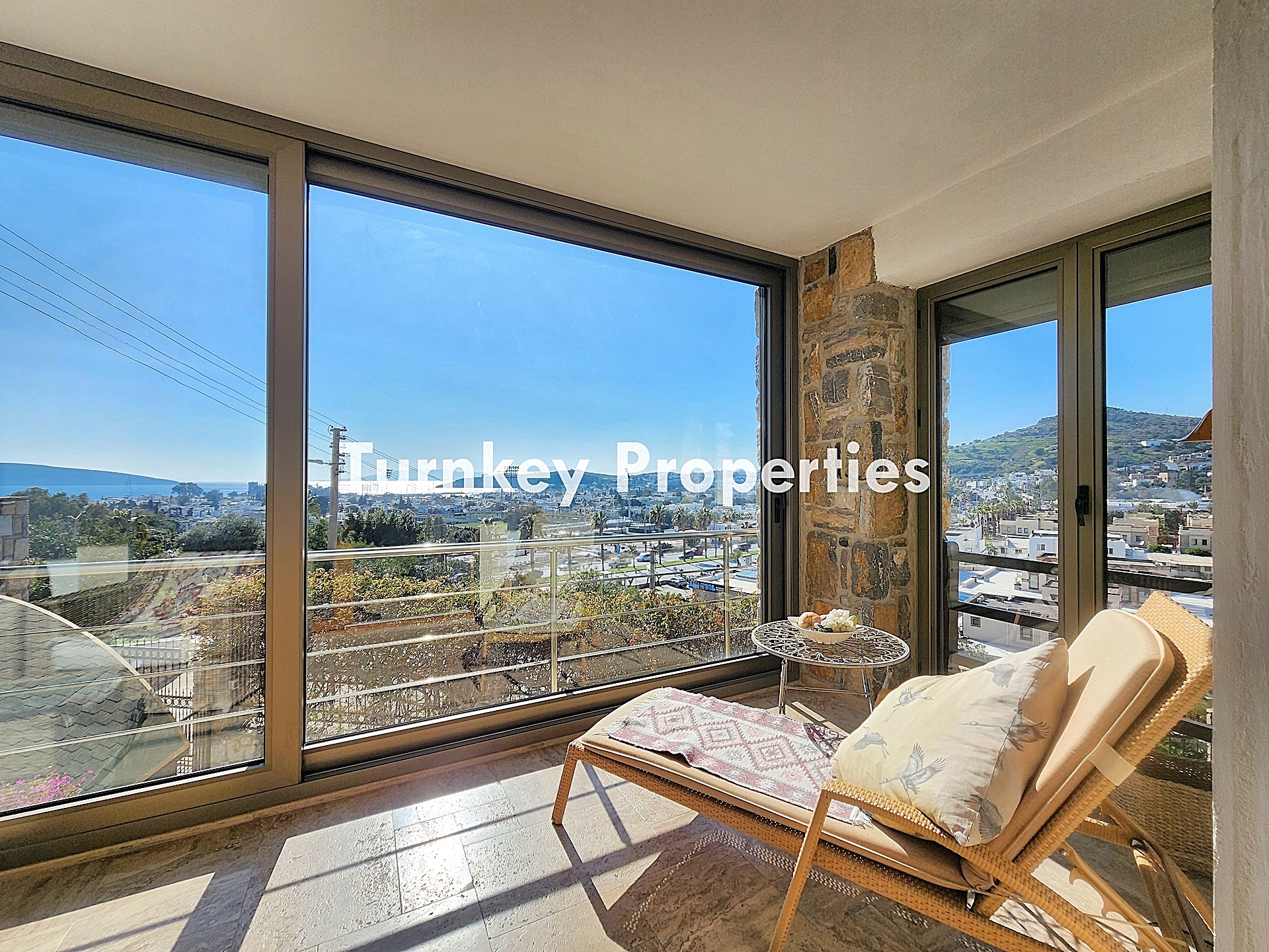 Bodrum Merkez Satılık Ev Deniz Manzaralı Bahçeli Özel Konumda Ev