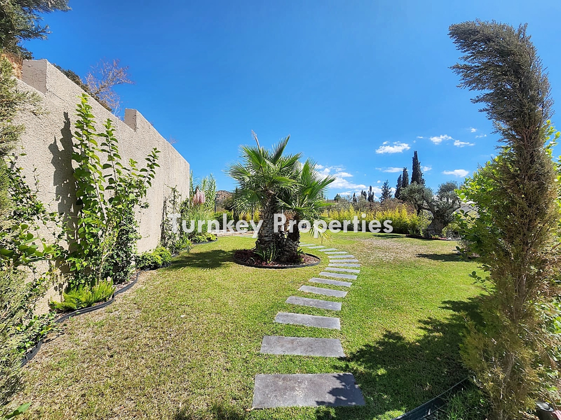 Bodrum Dereköy Satılık Villa Özel Havuzlu Tek Katlı Bahçeli