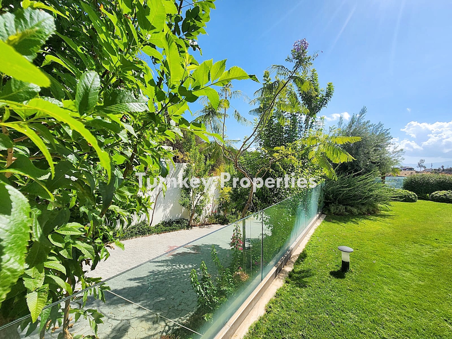 Bodrum Merkez'de Satılık 6+2 Malikane, Deniz ve Kale Manzaralı