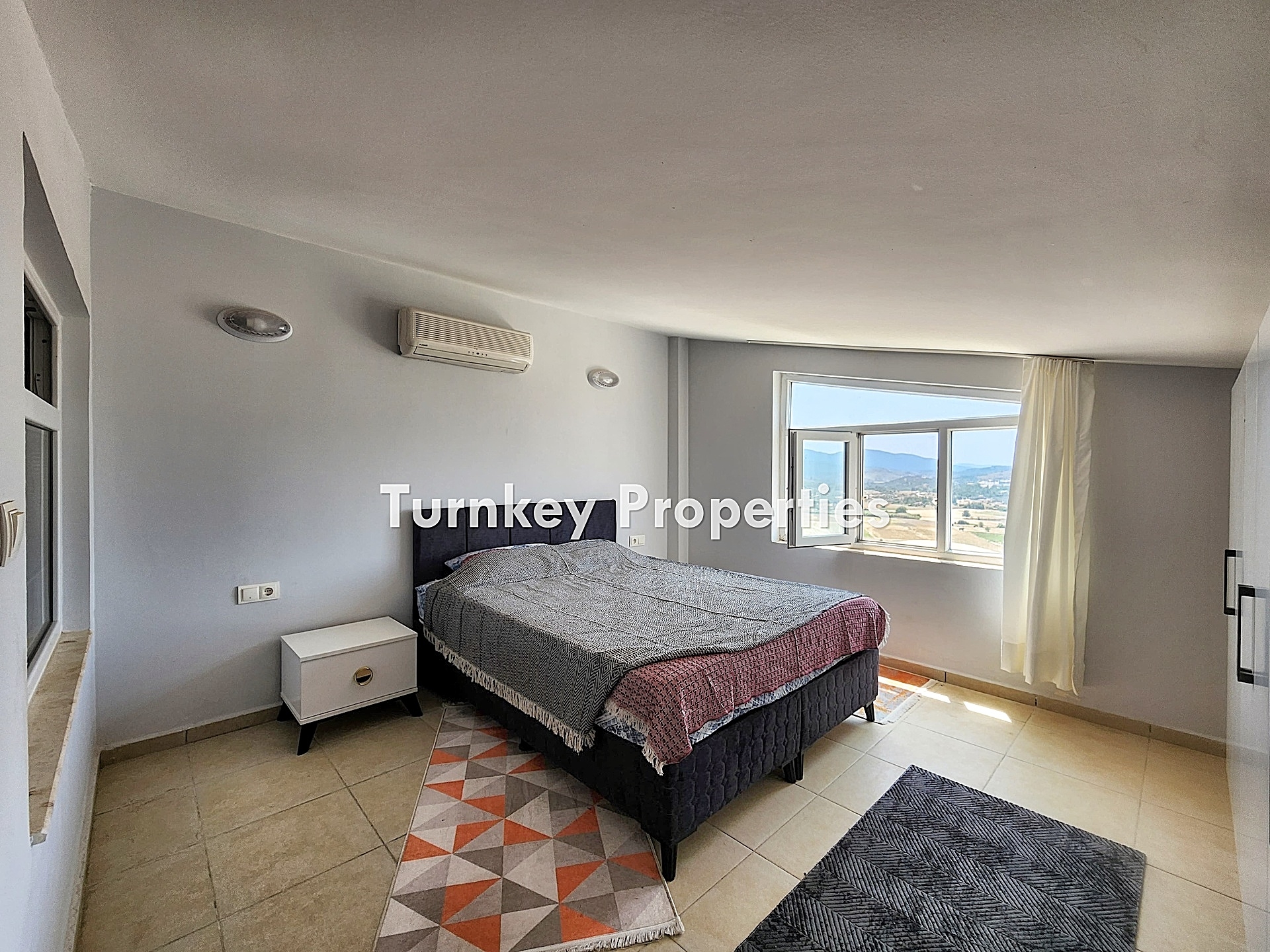 Dörttepe Satılık Dubleks Göl Manzaralı Site İçinde Ev Bahçeli Yeni