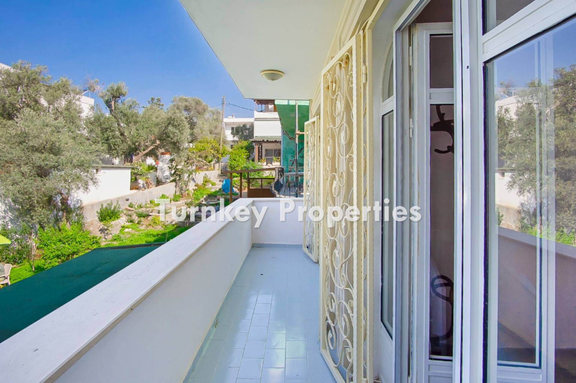 Güvercinlik Satılık Villa Denize Yakın Deniz Manzaralı Geleneksel