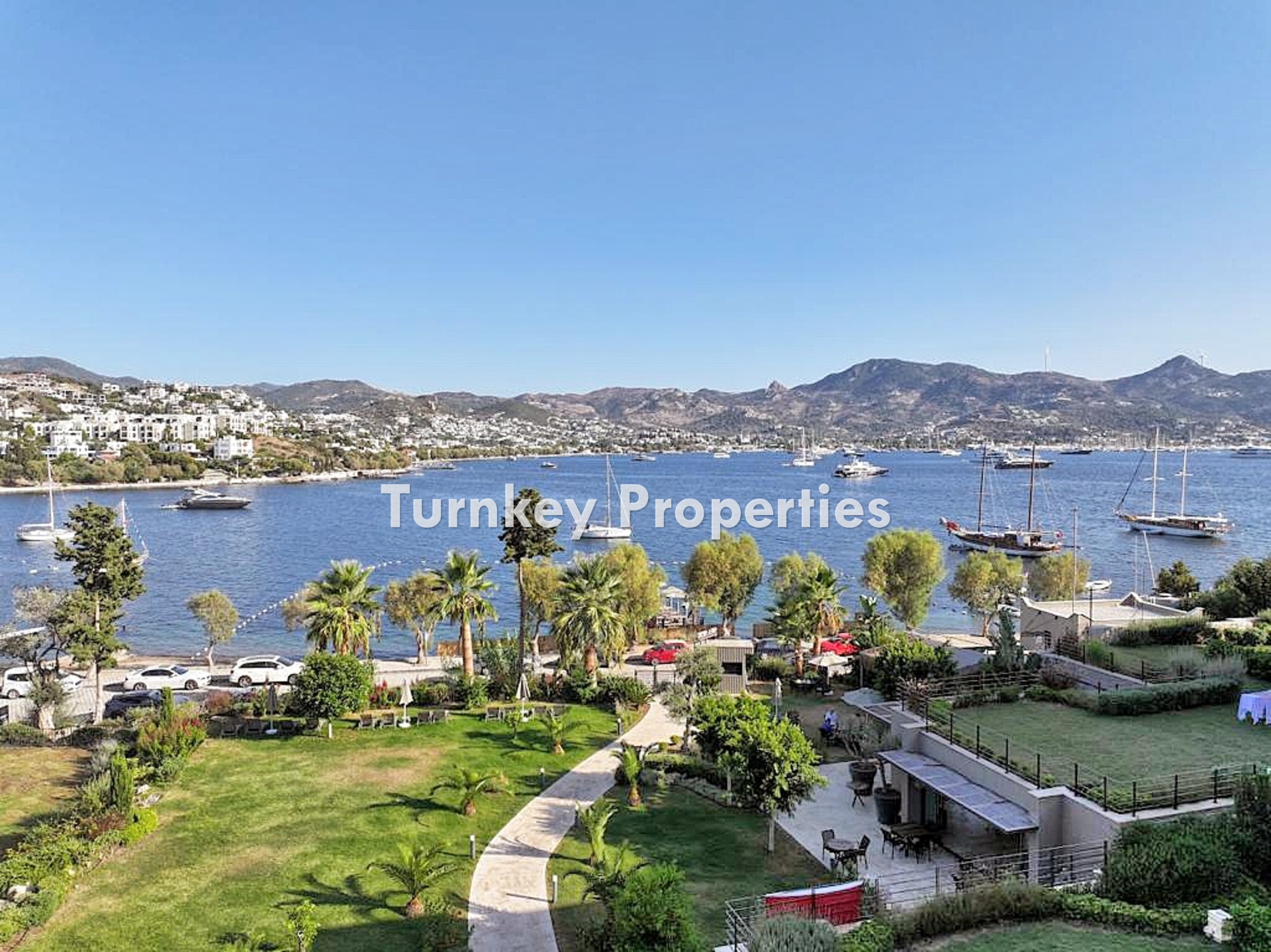 Yalıkavak Küdür Satılık Daire Denize Sıfır Geniş Bahçeli Site