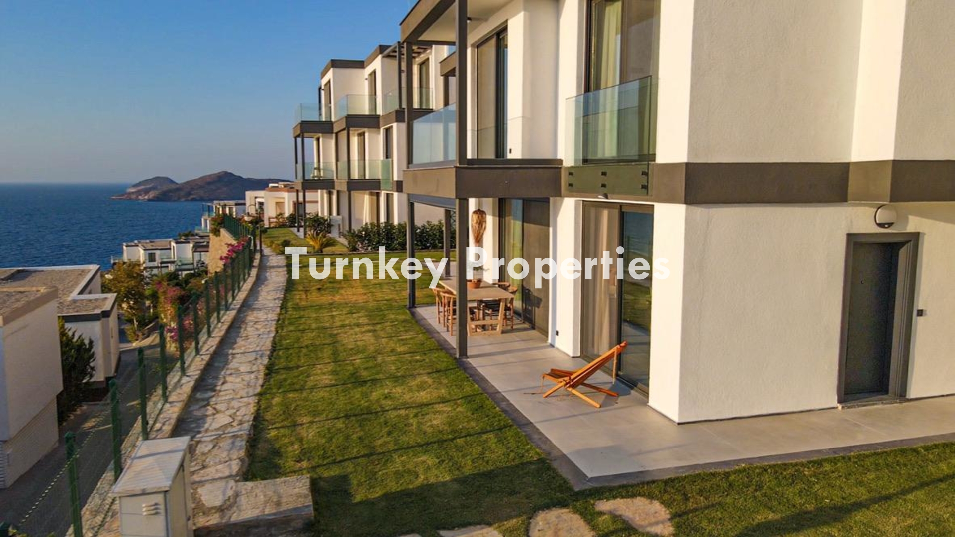 Yalıkavak Sezonluk Kiralık Ev, Denize sıfır konum, Ortak yüzme havuzu