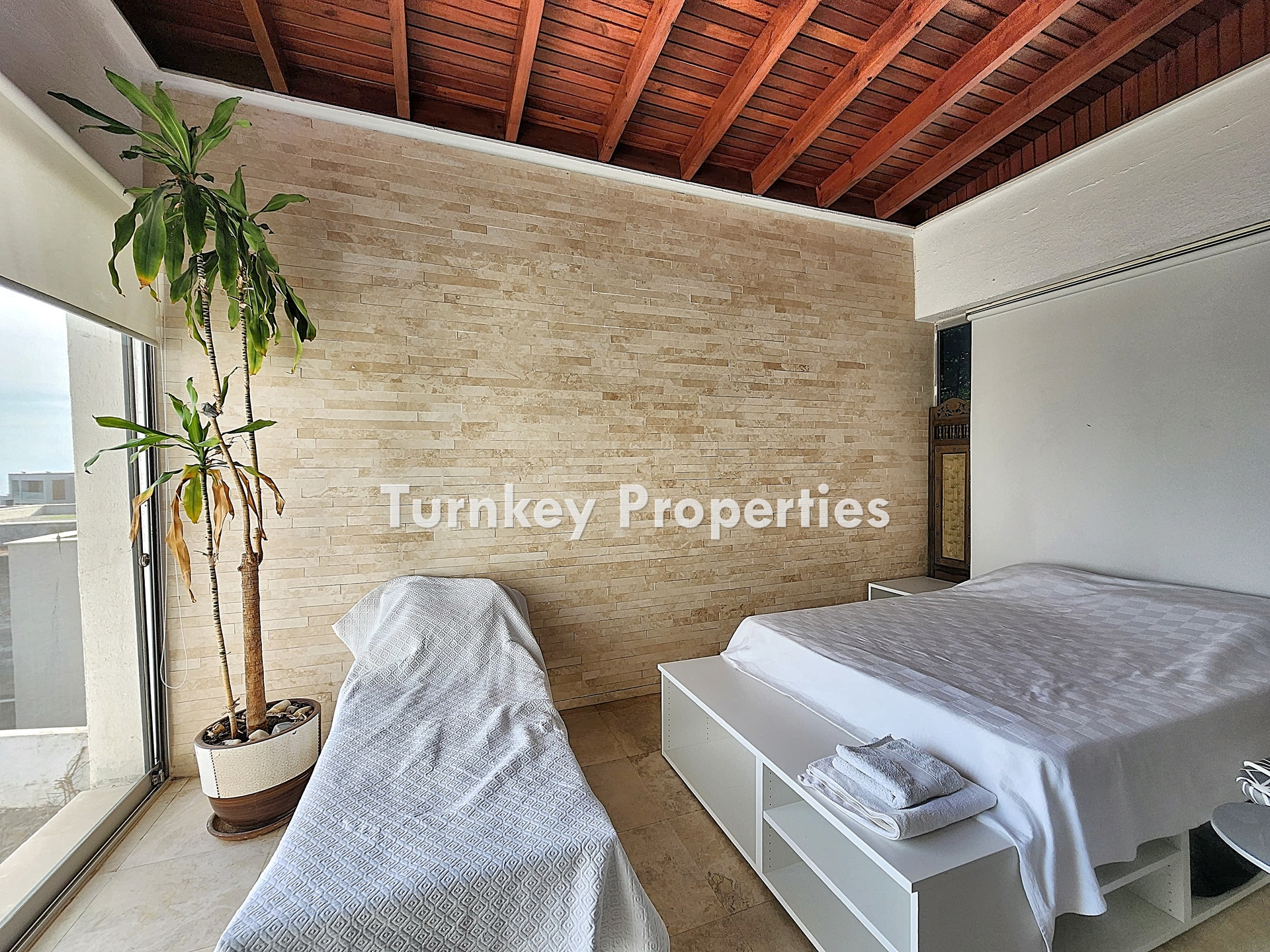 Bitez Gümbet Arası Satılık Denize Sıfır Deniz Manzaralı Daire