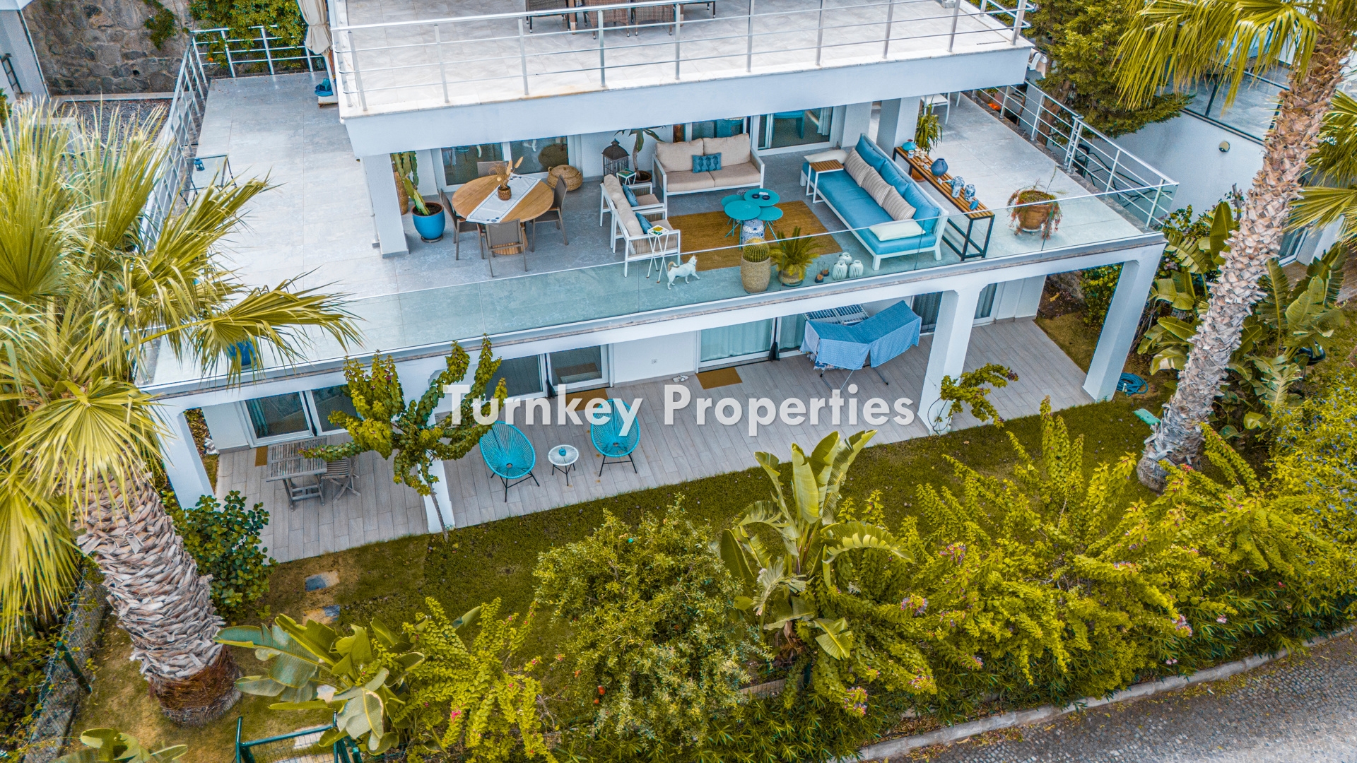 Türkbükü Hebil Koyu’nda Eşsiz Manzaralı, Denize Sıfır Satılık 4+1 Daire