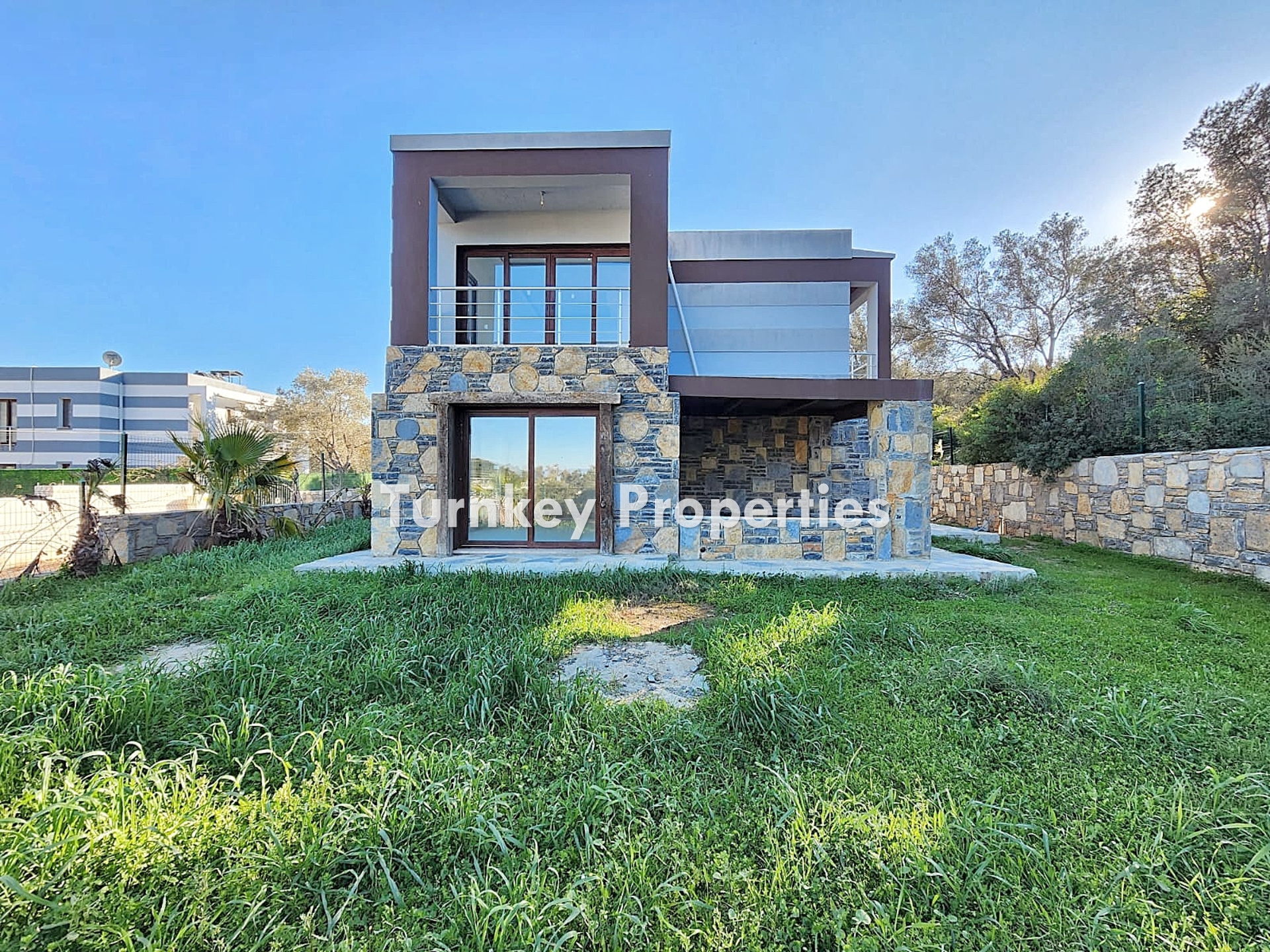 Torba Satılık Müstakil Villa Doğa İçinde Geniş Bahçeli Yaşam Alan