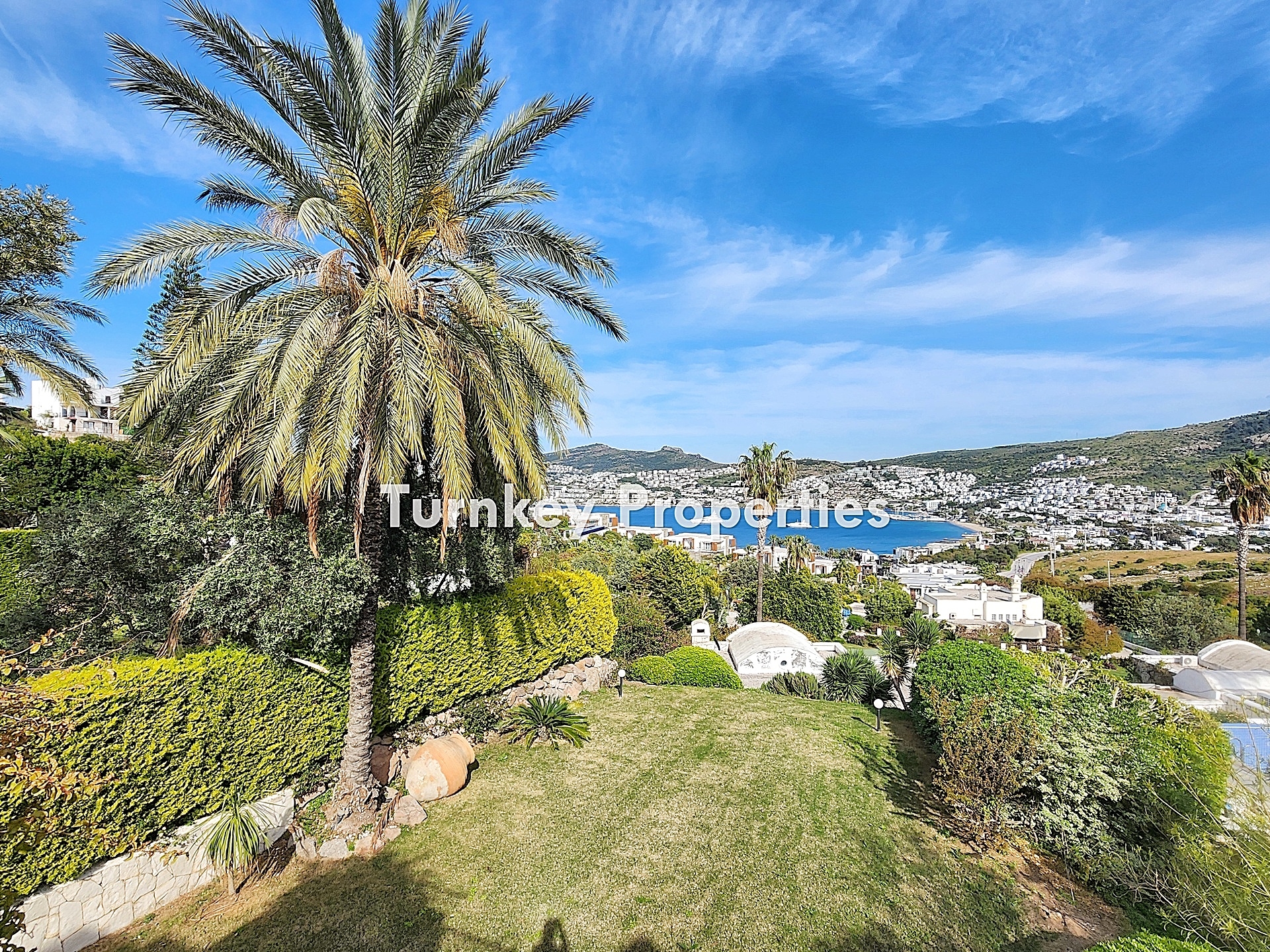 Bodrum Gündoğan Satılık Villa Eşsiz Deniz Manzaralı Geniş Bahçe