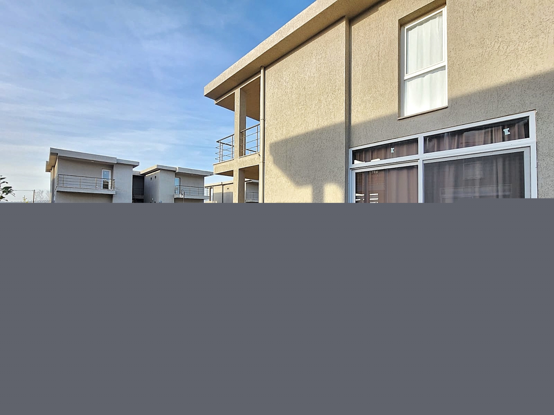 Meşelik Poyrazköy Sitesi Satılık Bahçe Katı Daire Ortak Havuzlu