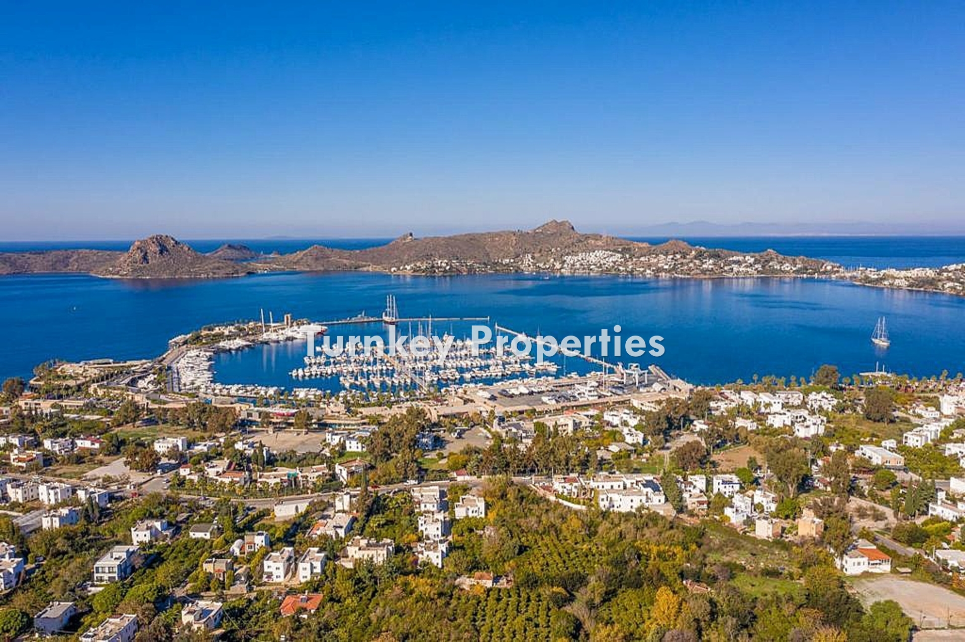 Bodrum Yalıkavak'ta Marina Manzaralı Satılık Müstakil Özel Villa