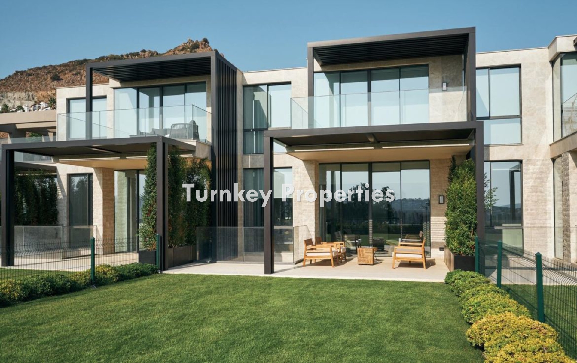 Yalıkavak Satılık Villa Denize Sıfır Özel Plajlı Prestijli Konum