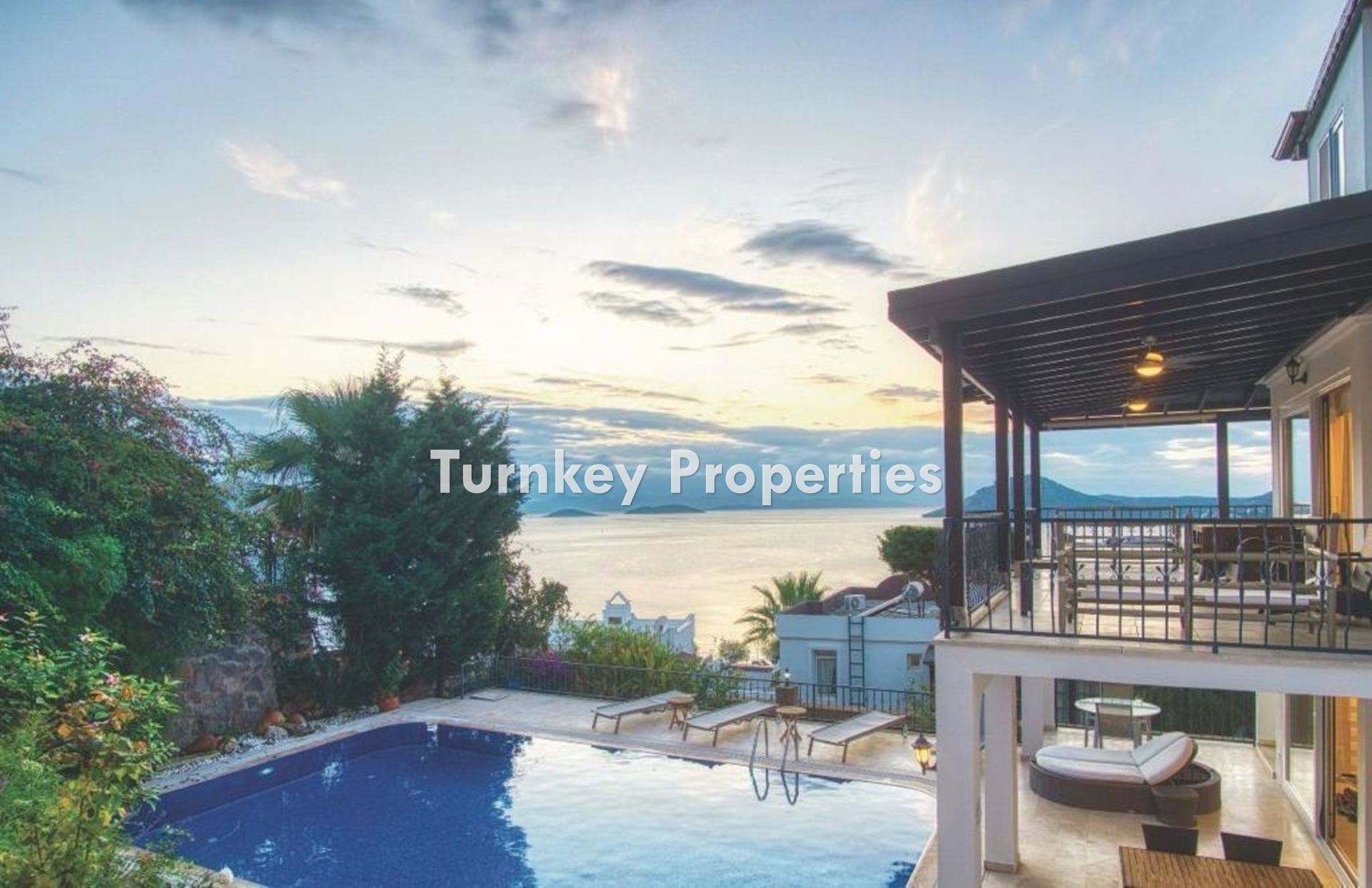 Yalıkavak'ta Nefes Kesen Deniz Manzaralı, Özel Havuzlu Satılık