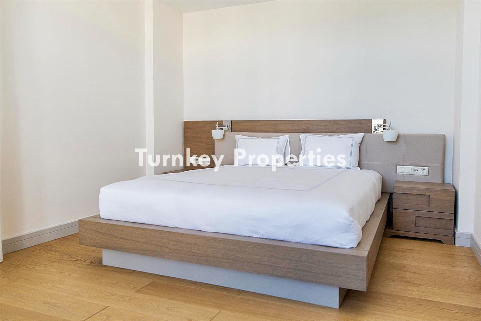 Torba Satılık Villa Denize Sıfır Özel Plajlı Site İçinde Yaşam