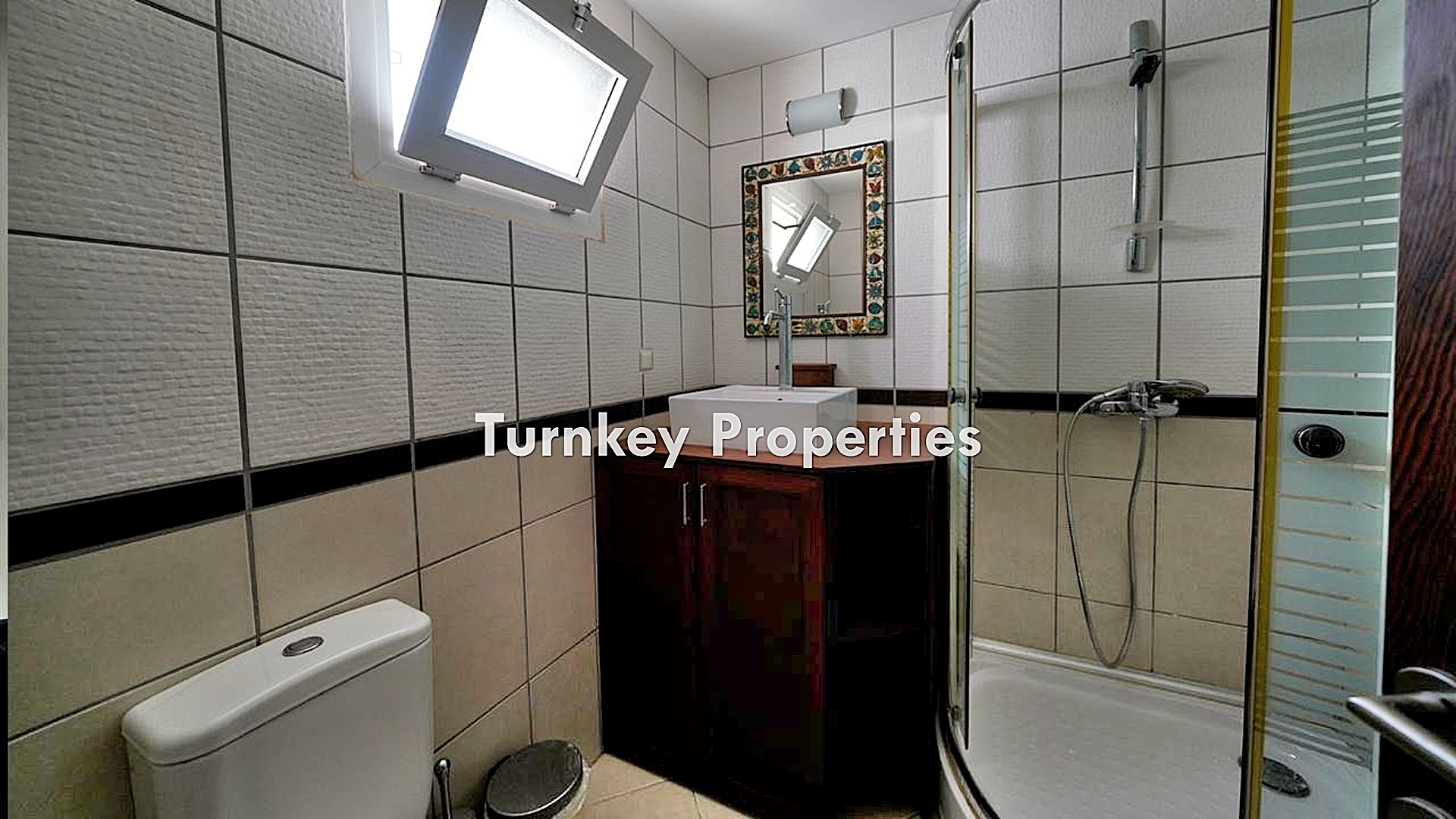 Koyunbaba Satılık Müstakil Villa Site İçerisinde Bahçeli Havuzlu