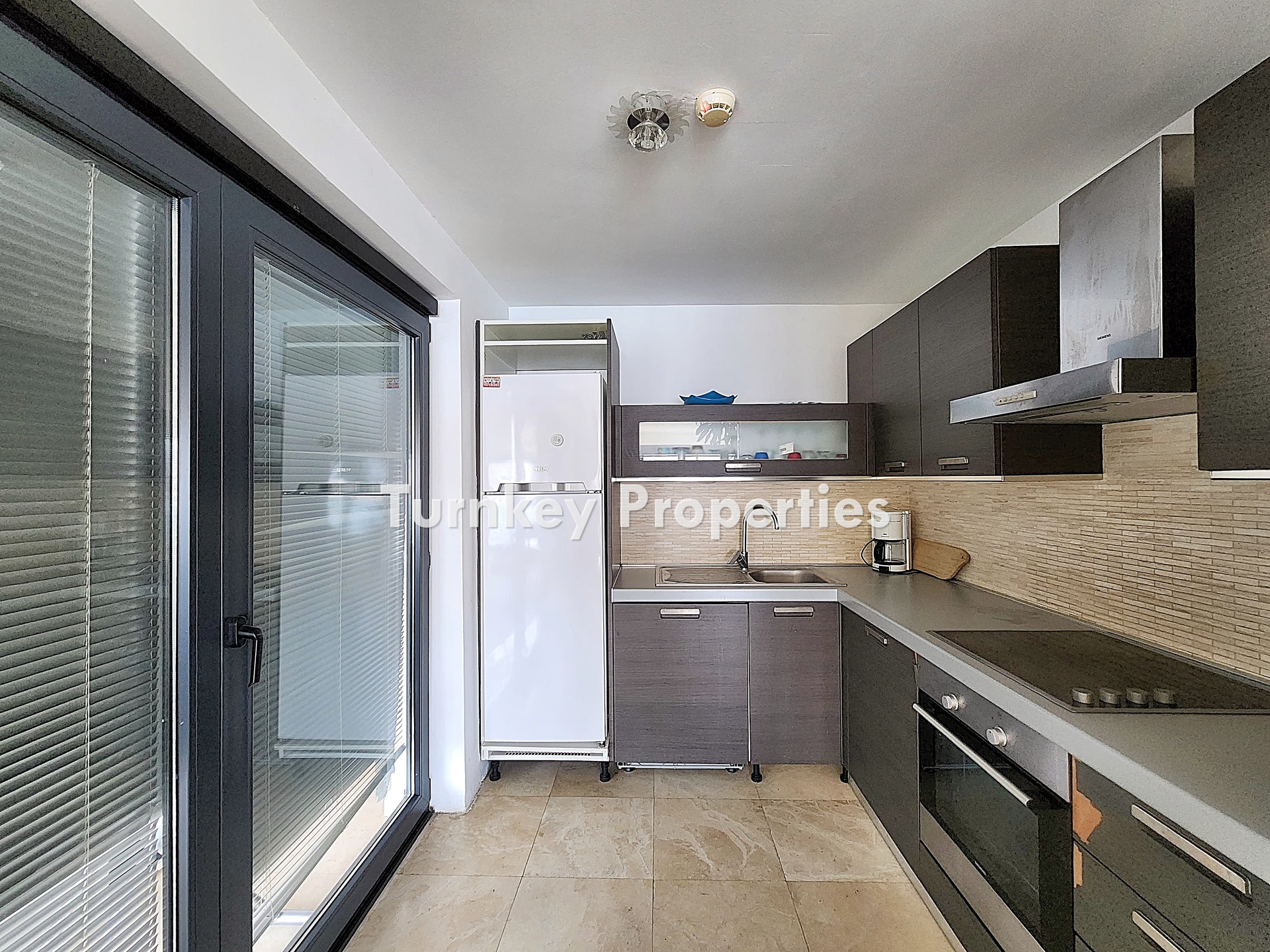 Bitez Gümbet Arası Satılık Denize Sıfır Deniz Manzaralı Daire