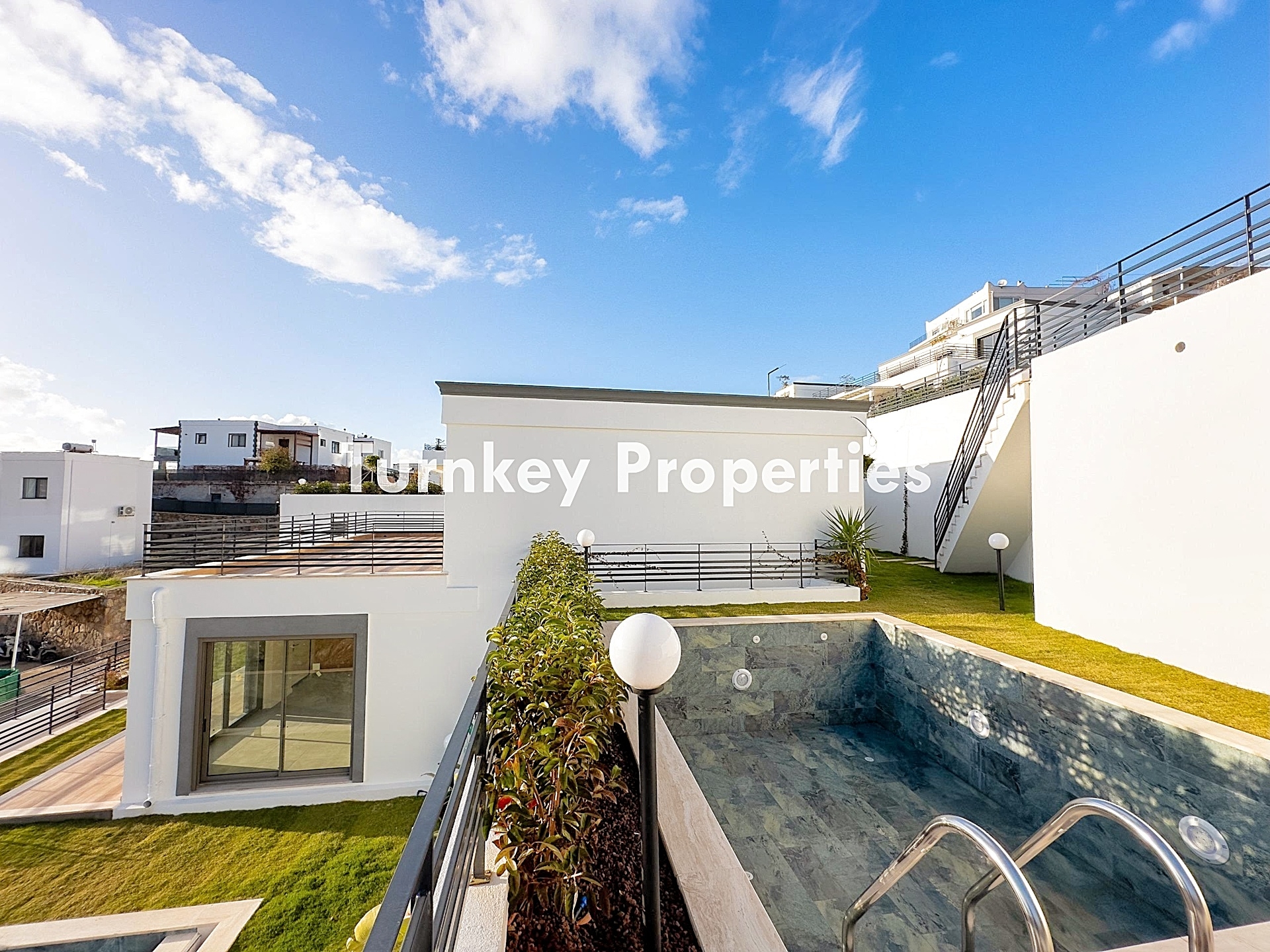 Yalıkavak Satılık Villa Deniz Manzaralı Özel Havuzlu Bahçeli Ev