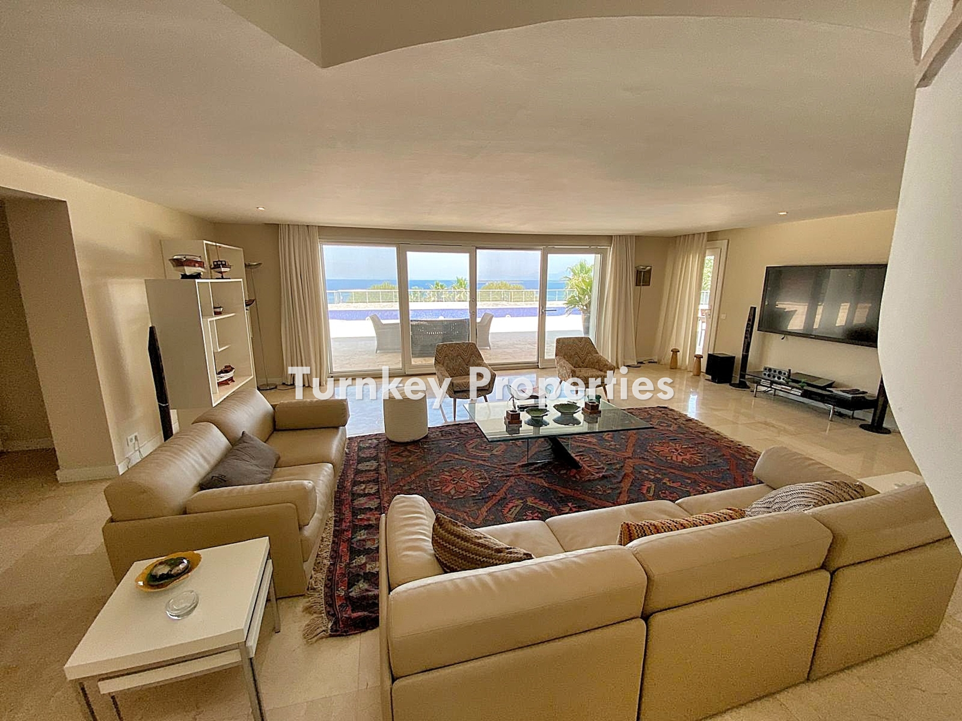 Gündoğan Satılık Villa Denize Sıfır Özel İskeleli Deniz Manzaralı