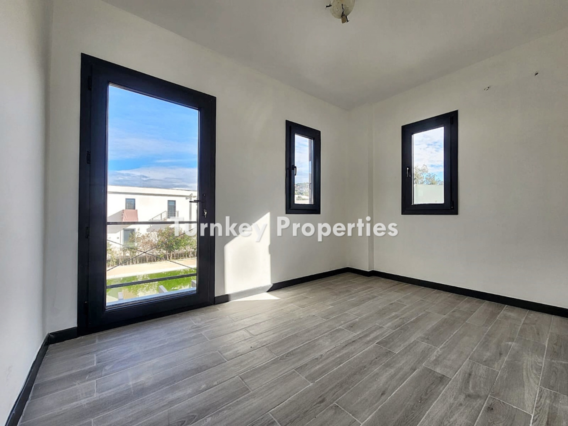 Milas Meşelik’te Satılık Bahçeli Dubleks Yazlık ve Yatırım Fırsatı