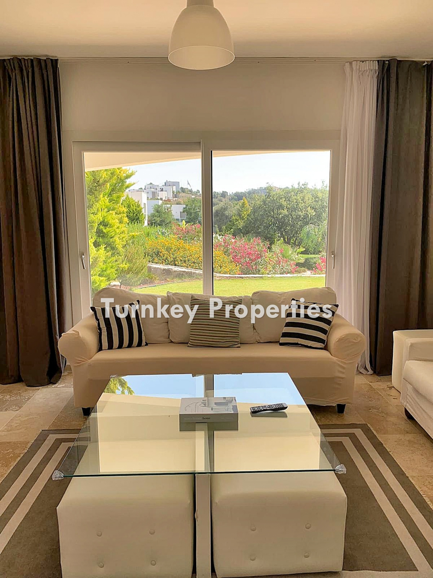 Yalıkavak'ta Merkezi Konumda Yıllık Kiralık 3+1 Bahçe Katı Daire