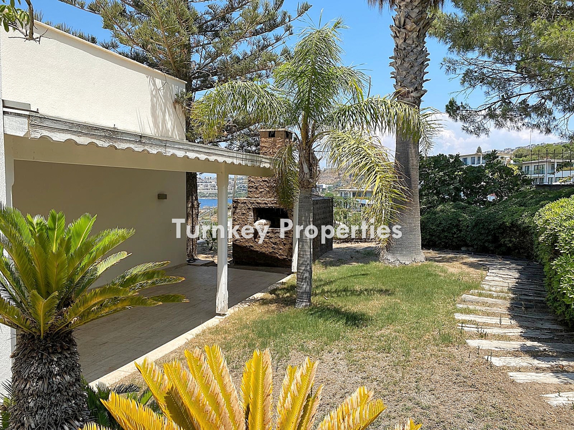 Gündoğan Satılık Villa Denize Sıfır Özel İskeleli Deniz Manzaralı