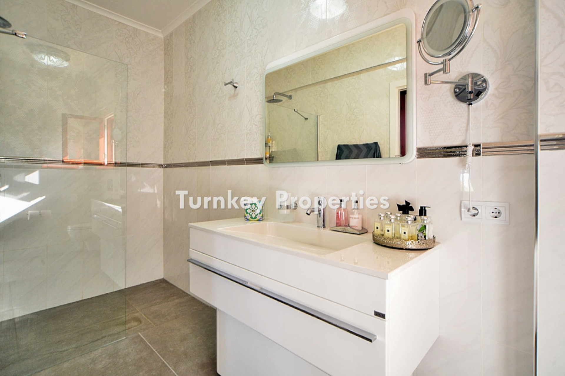 Yalıkavak'ta Satılık Lüks Villa, Özel Havuzlu, Bahçeli, Deniz Manzaralı