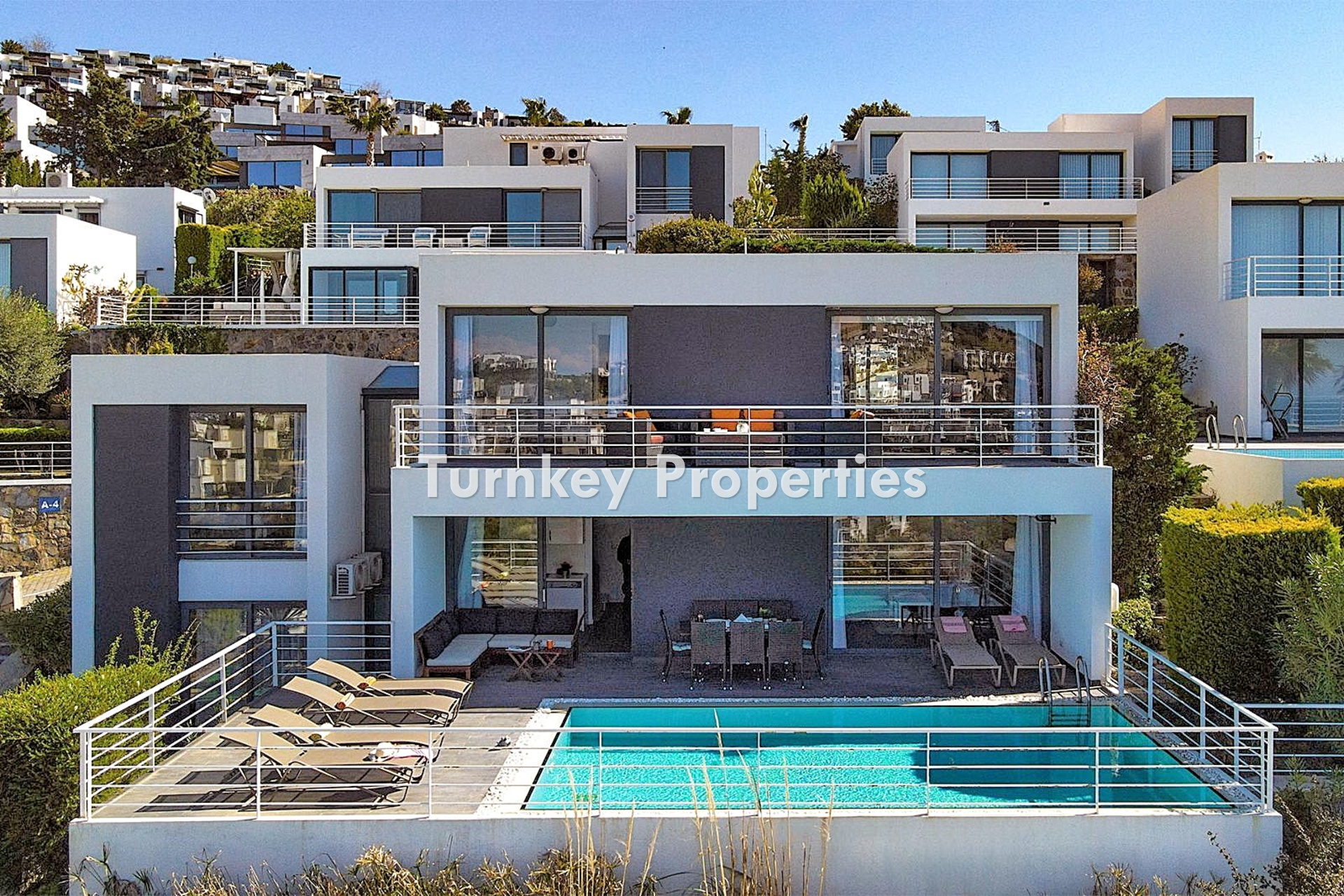 Bodrum Yalıkavak Satılık Villa Deniz Manzaralı Özel Havuzlu Modern