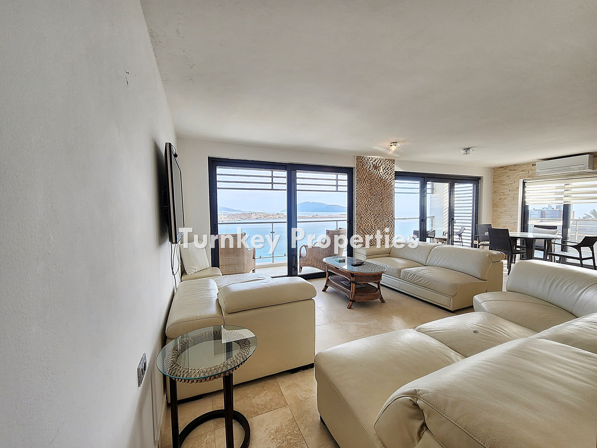 Bitez Gümbet Arası Satılık Denize Sıfır Deniz Manzaralı Daire