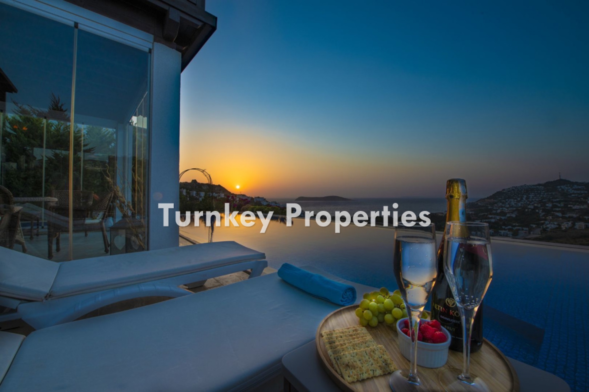 Gümüşlük Satılık Villa Deniz Manzaralı Özel Havuzlu Bahçeli