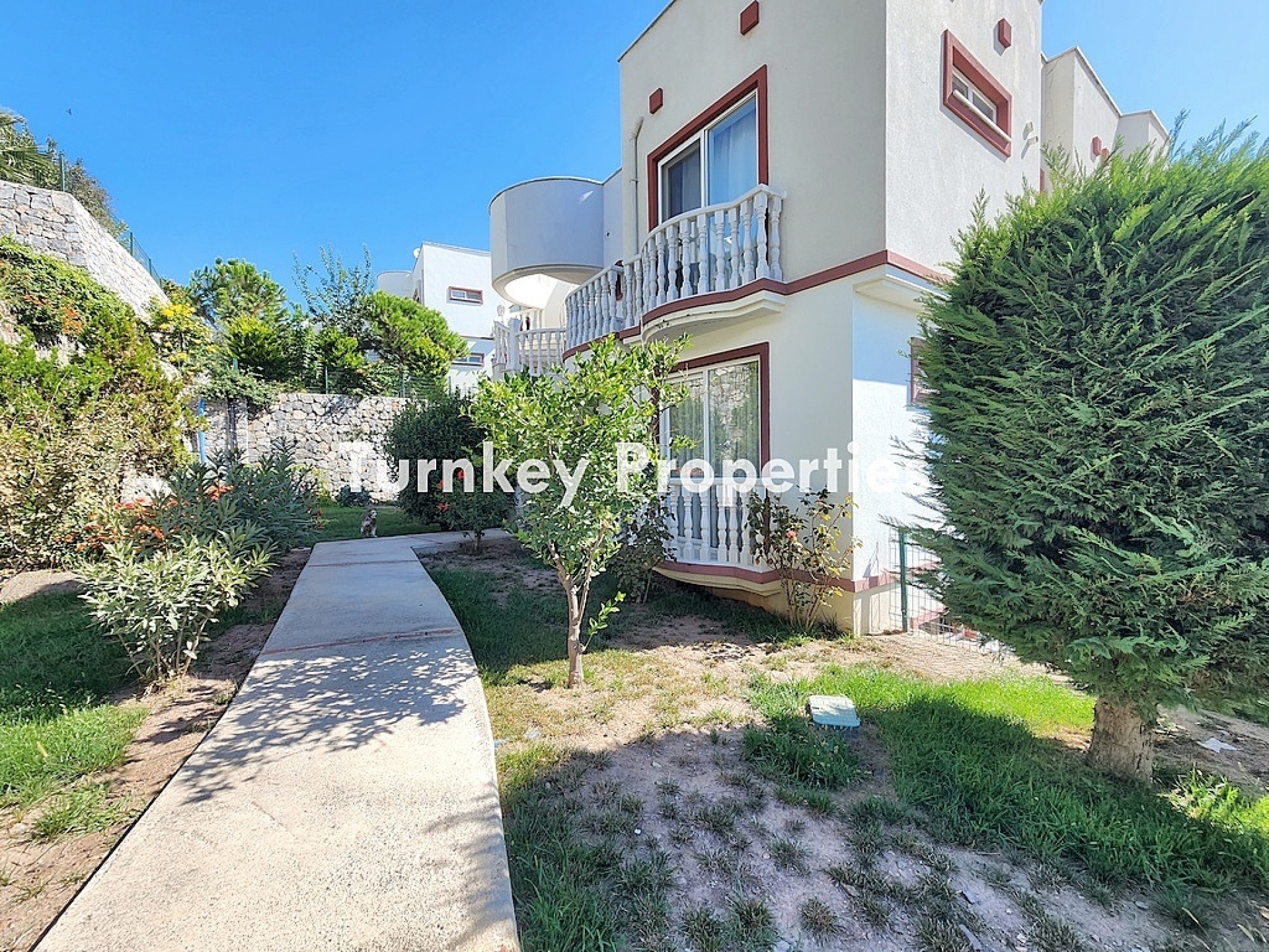 Boğaziçi Satılık Daire Flamingo Gölü Manzaralı Site İçinde