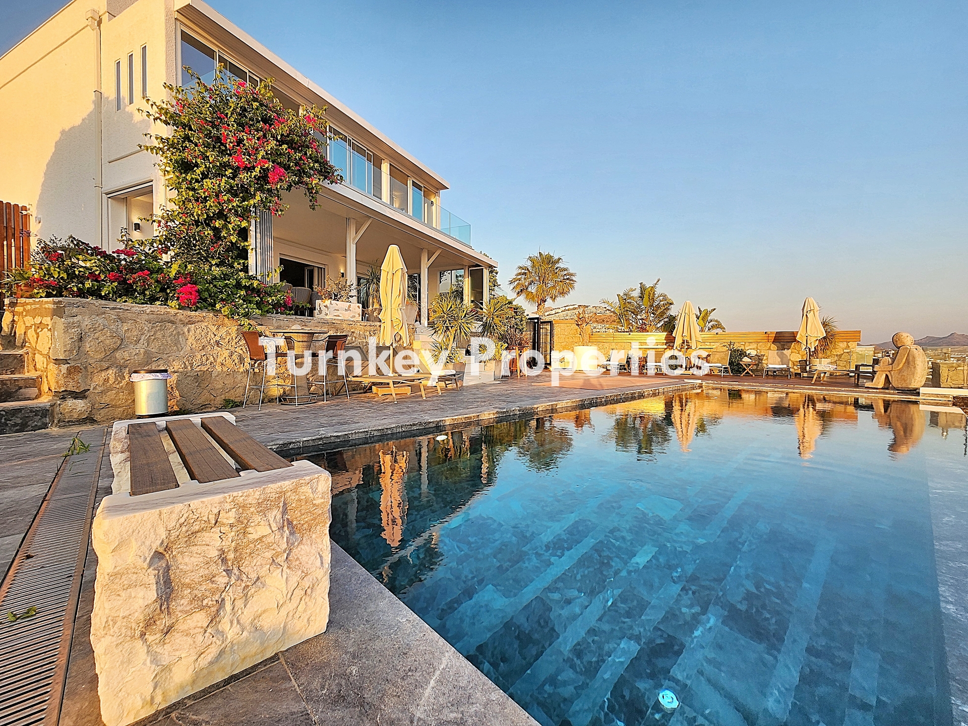 Bodrum Gümüşlük Satılık Villa Yunan Adaları ve Gün Batımı Manzara