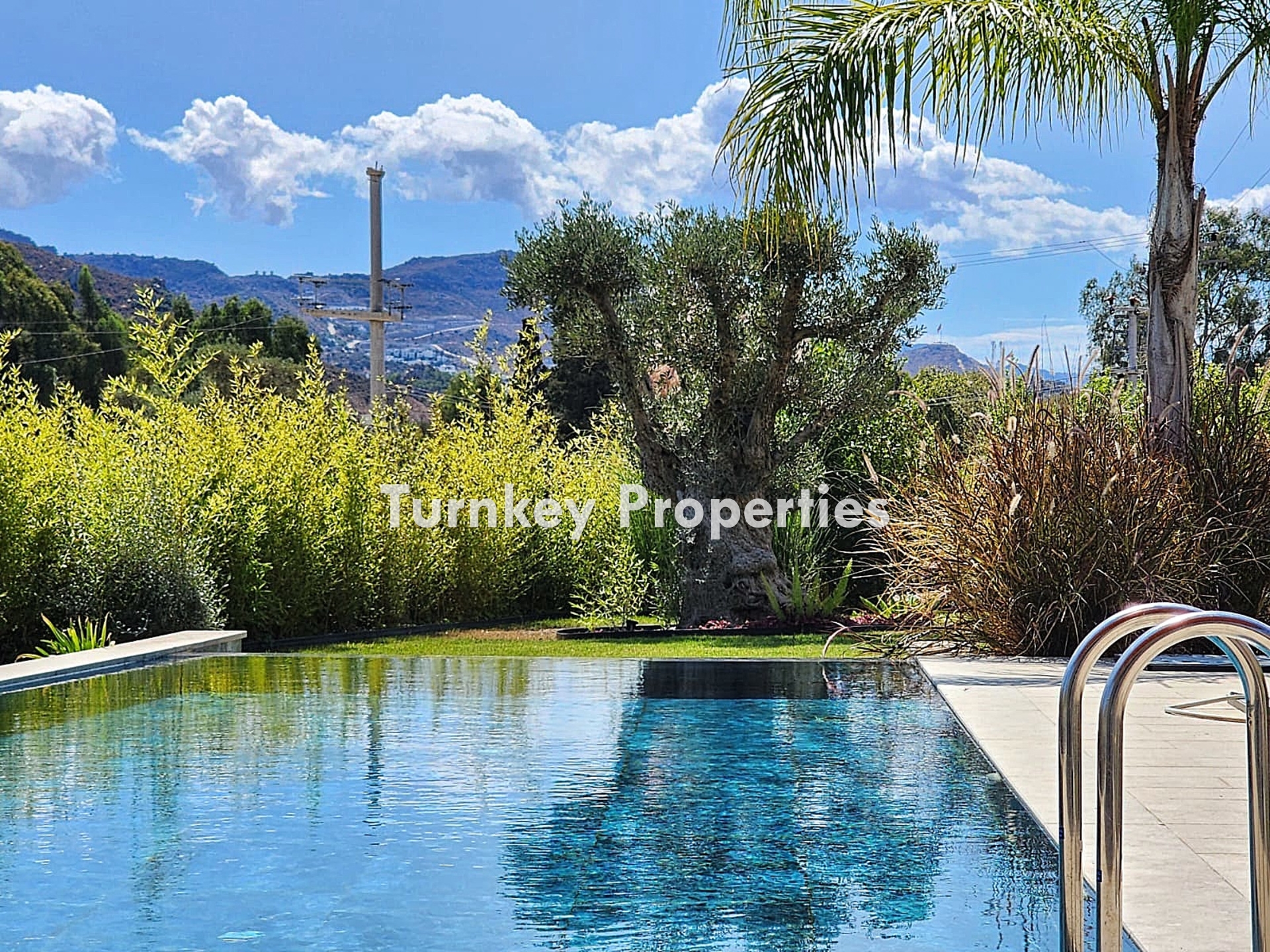 Bodrum Dereköy Satılık Villa Özel Havuzlu Tek Katlı Bahçeli