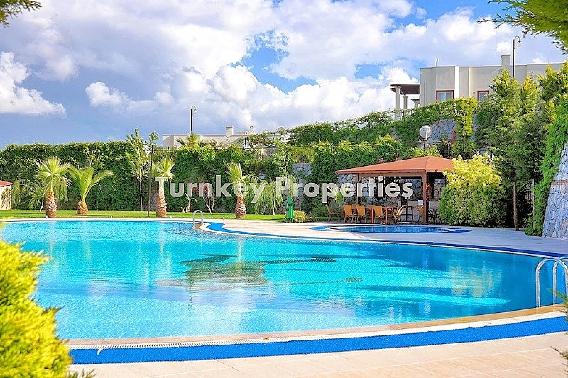 Bodrum Boğaziçi Satılık Bahçe Katı Daire Flamingo Gölü Manzaralı