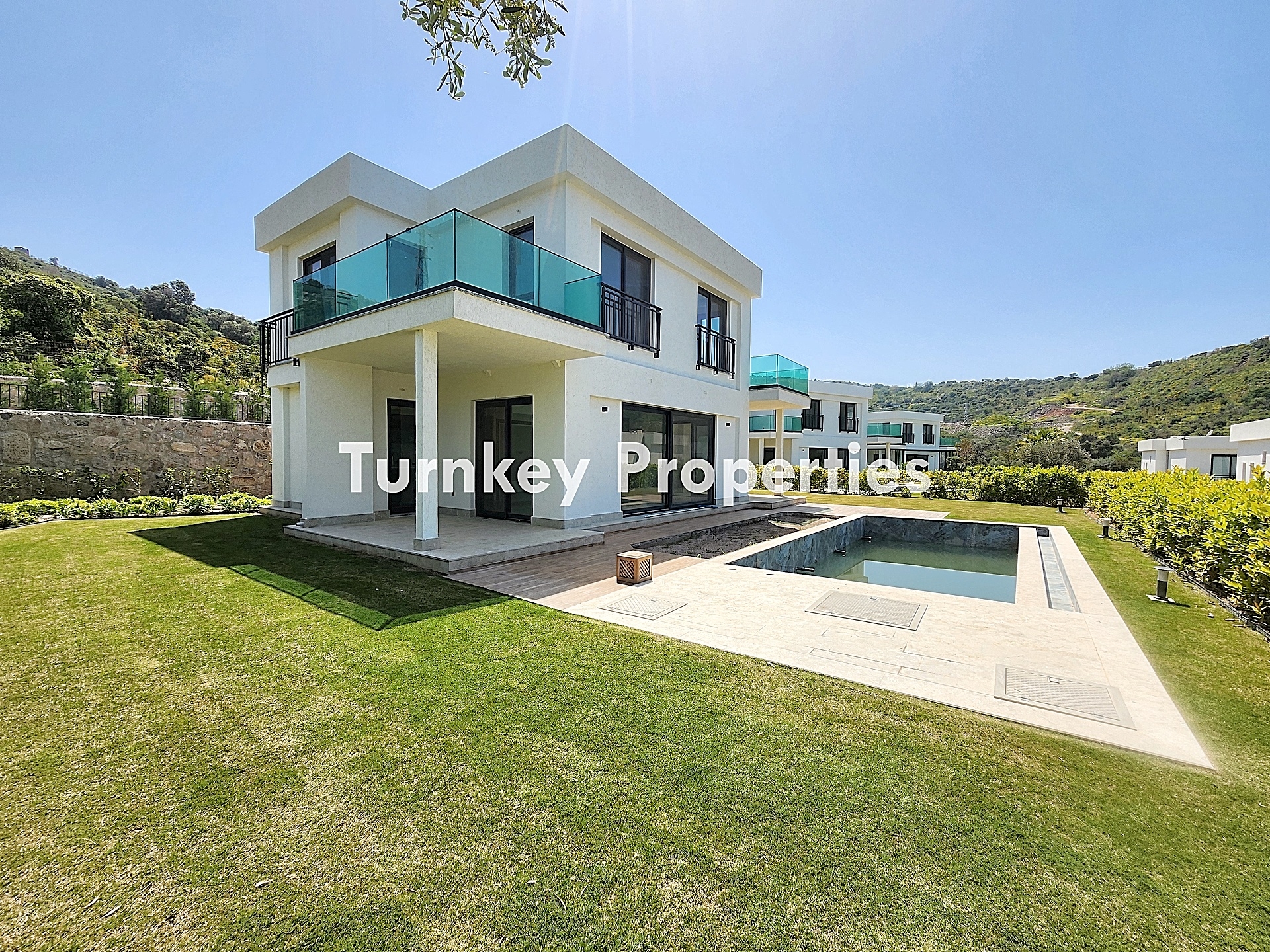 Gündoğan Küçükbük Satılık Villa Modern Mimari Özel Havuz