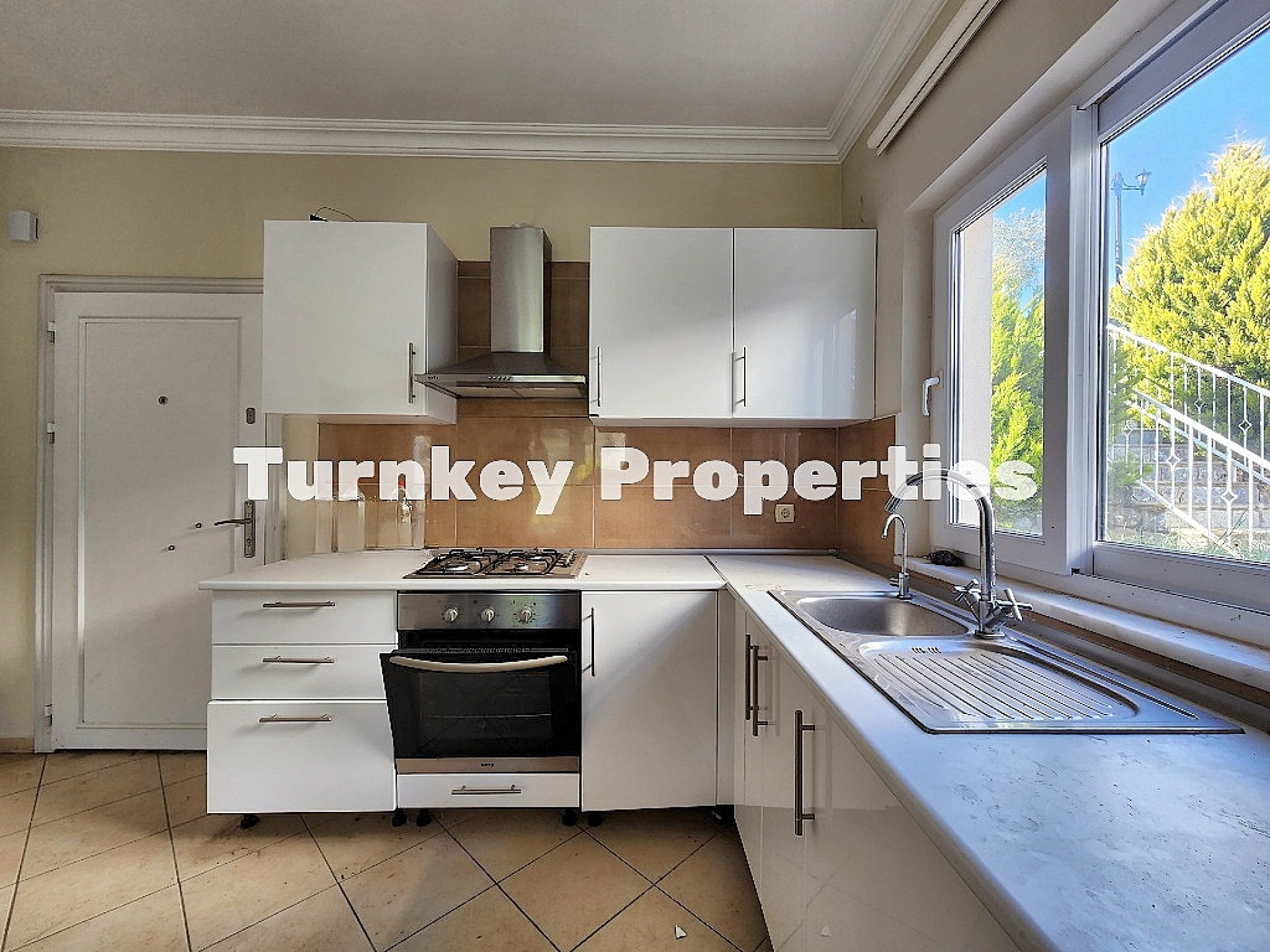 Dörttepe'de Satılık Bahçe Katı – Doğa ile İç İçe Yaşam, Yüksek Kira Getirisi