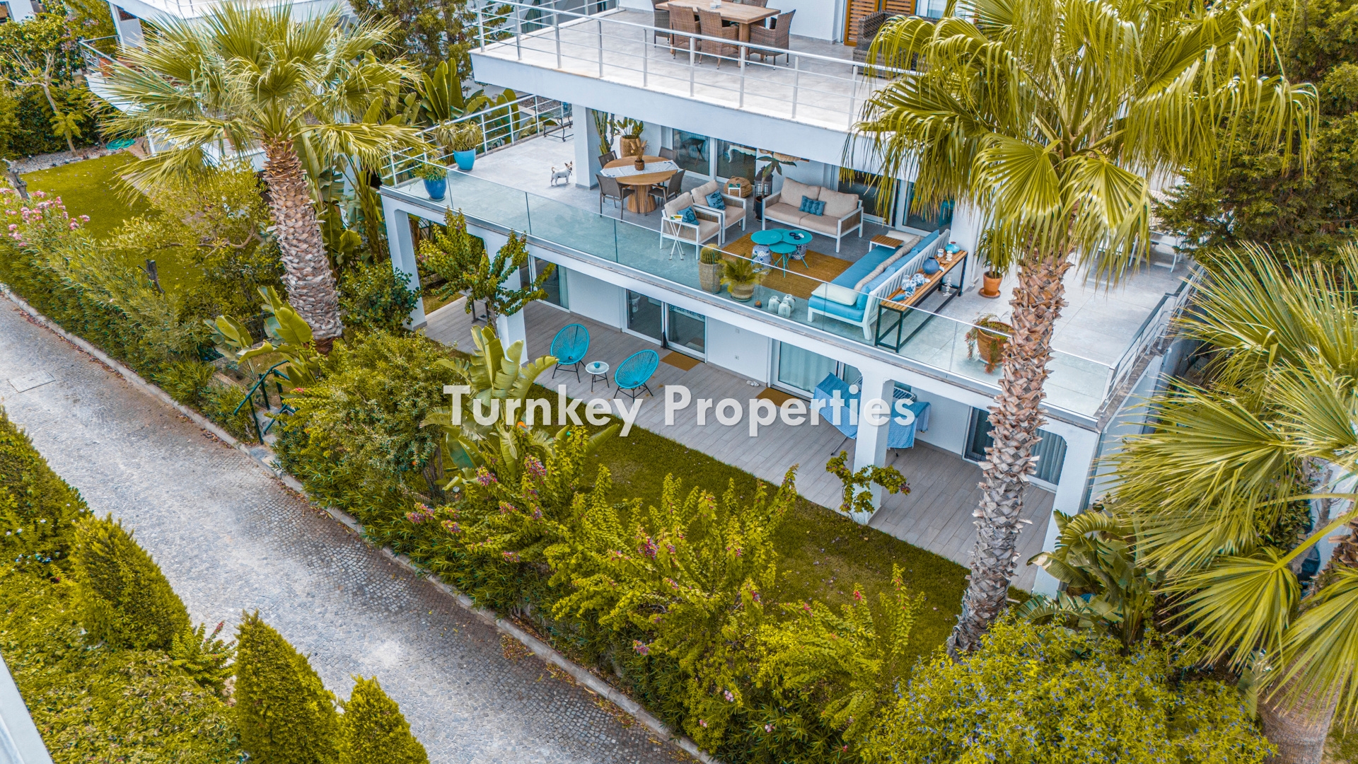 Türkbükü Hebil Koyu’nda Eşsiz Manzaralı, Denize Sıfır Satılık 4+1 Daire