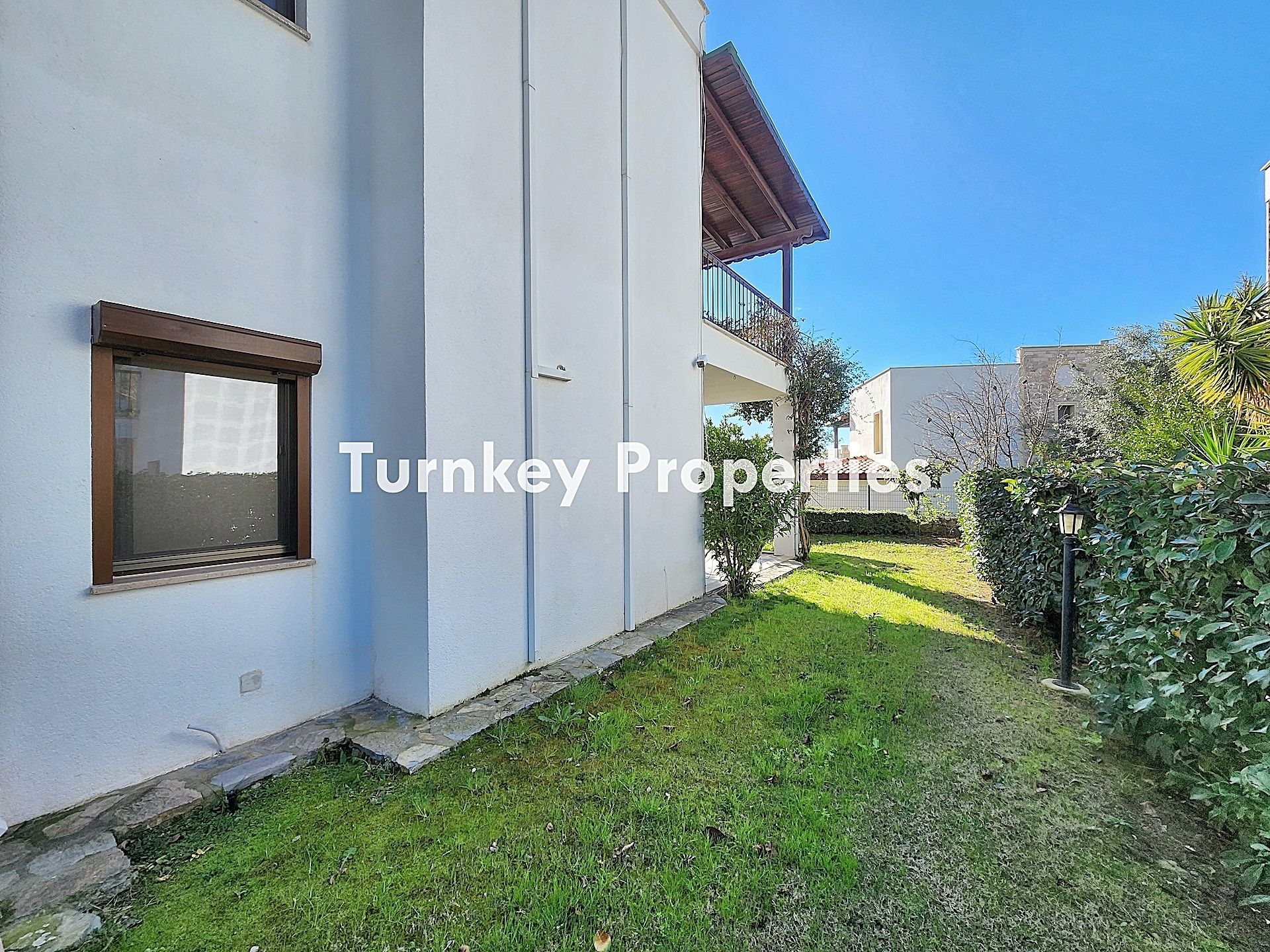 Gümüşlük Koyunbaba Satılık Bahçe Katı Daire Plaja Yakın Site İçi