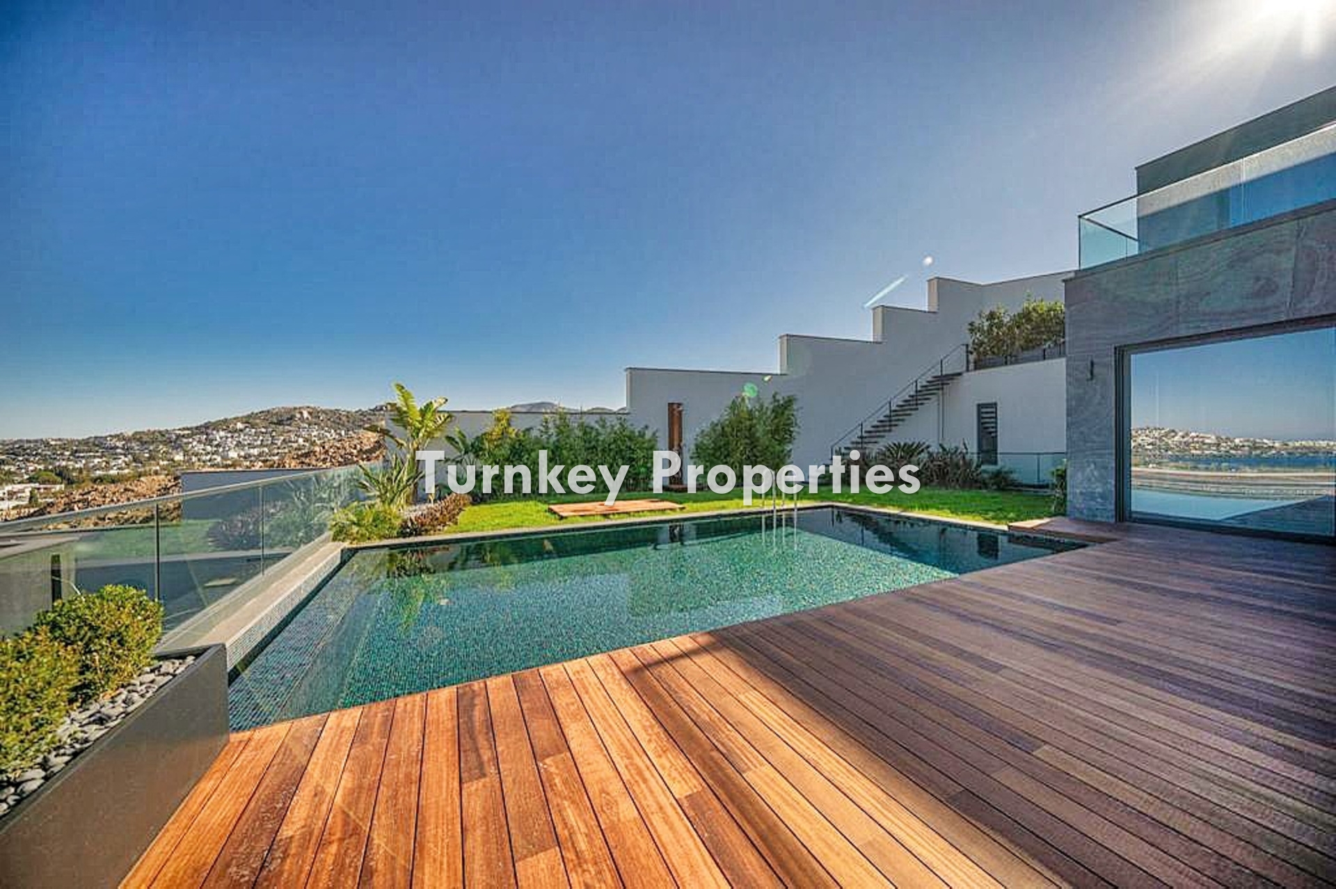 Bodrum Yalıkavak'ta Marina Manzaralı Satılık Müstakil Özel Villa