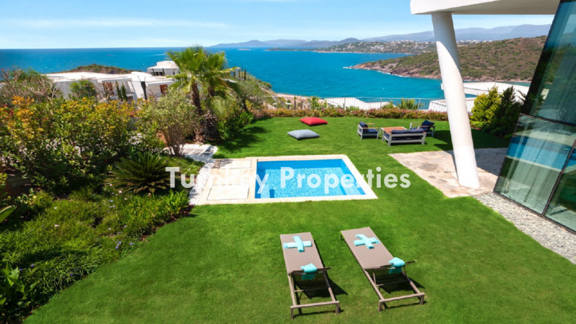 Adabükü Satılık Villa Denize Sıfır Bahçeli Ödüllü Mimari Yapı